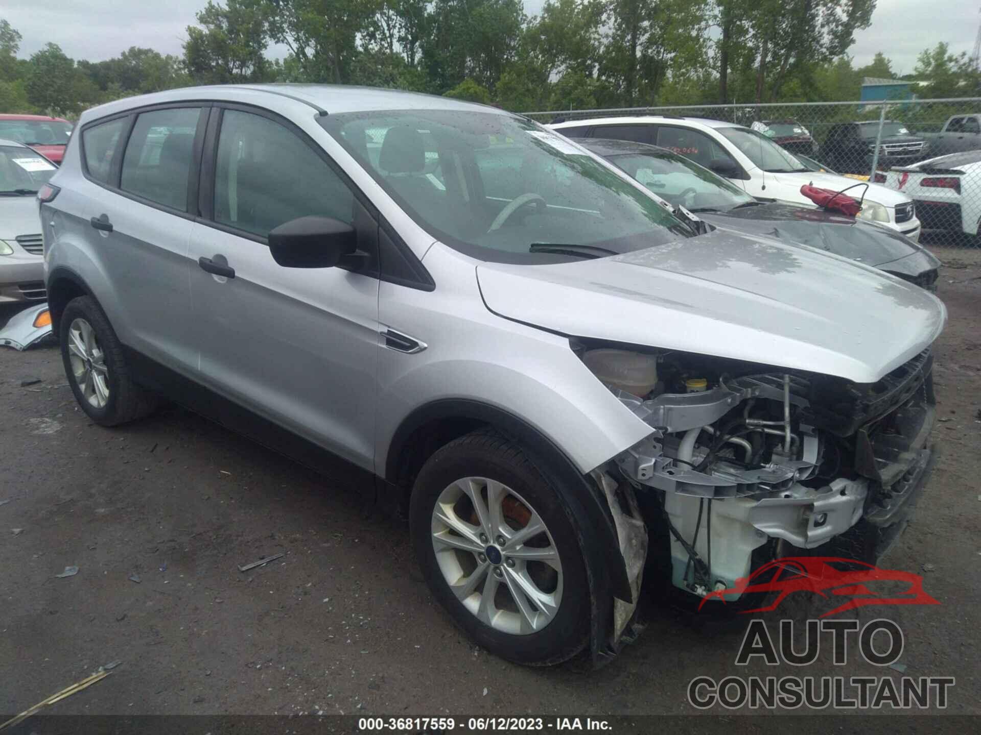 FORD ESCAPE 2017 - 1FMCU0F70HUC85708