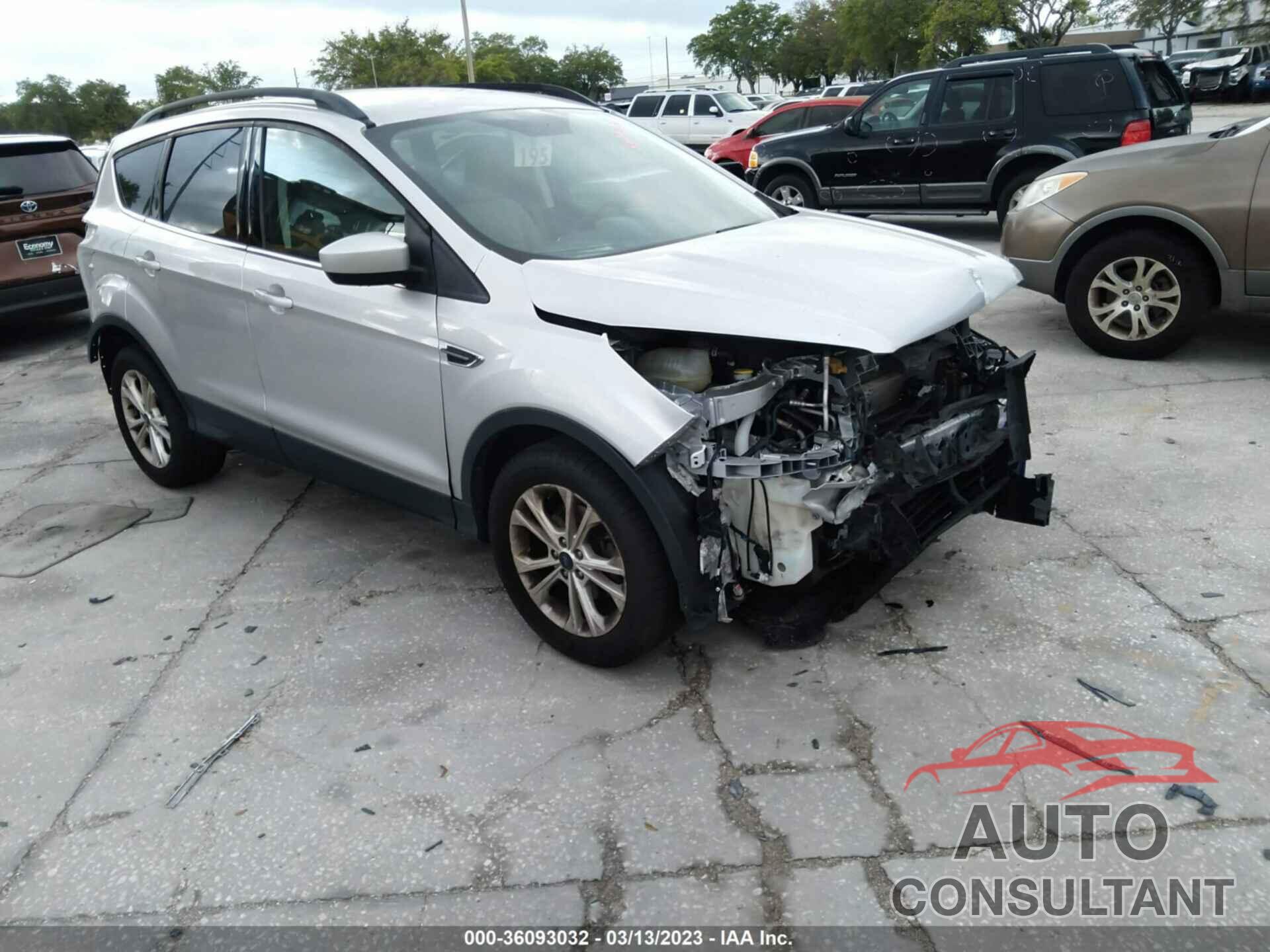 FORD ESCAPE 2018 - 1FMCU0GD9JUB05104