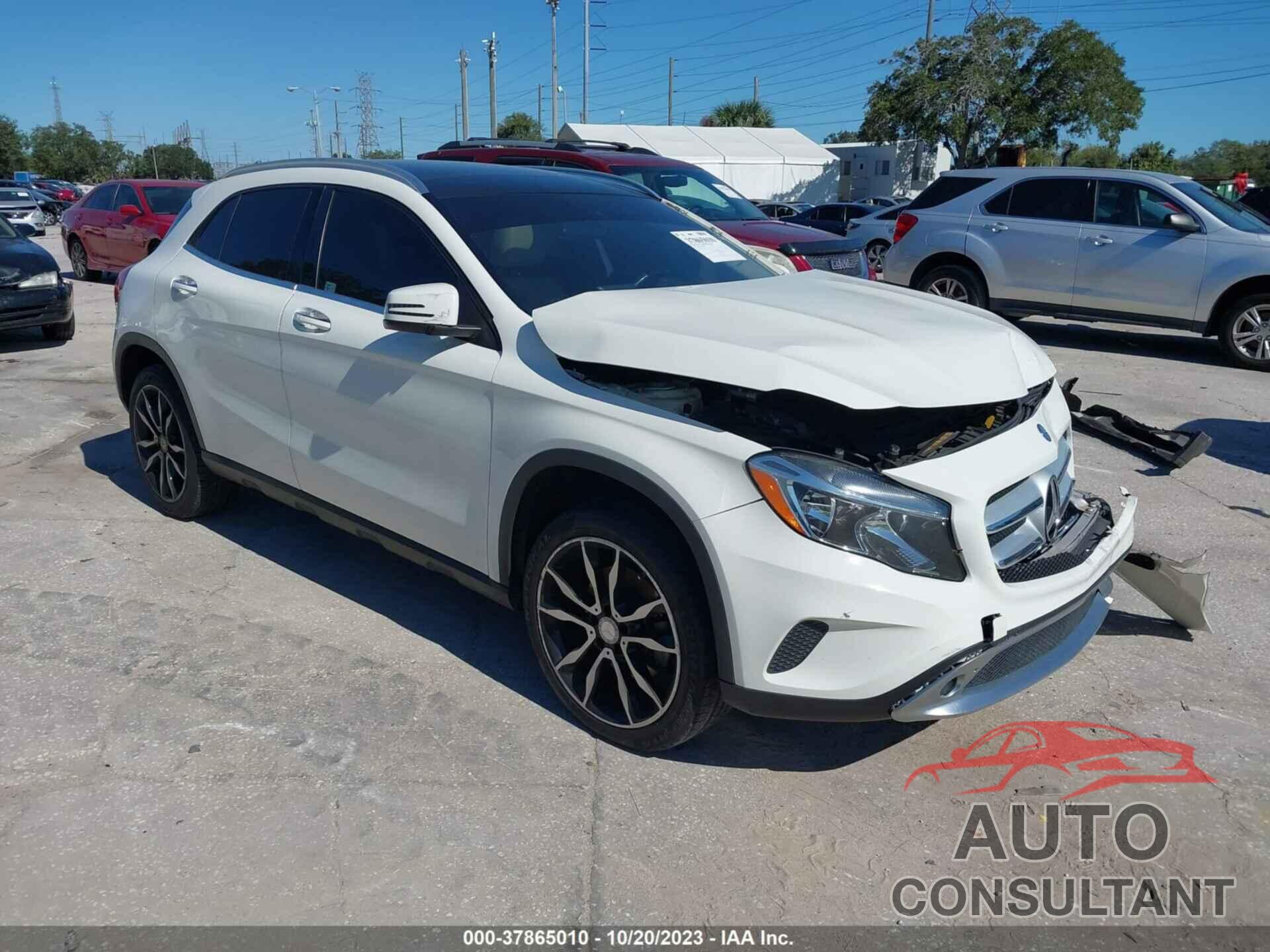 MERCEDES-BENZ GLA 250 2015 - WDCTG4EB0FJ148527