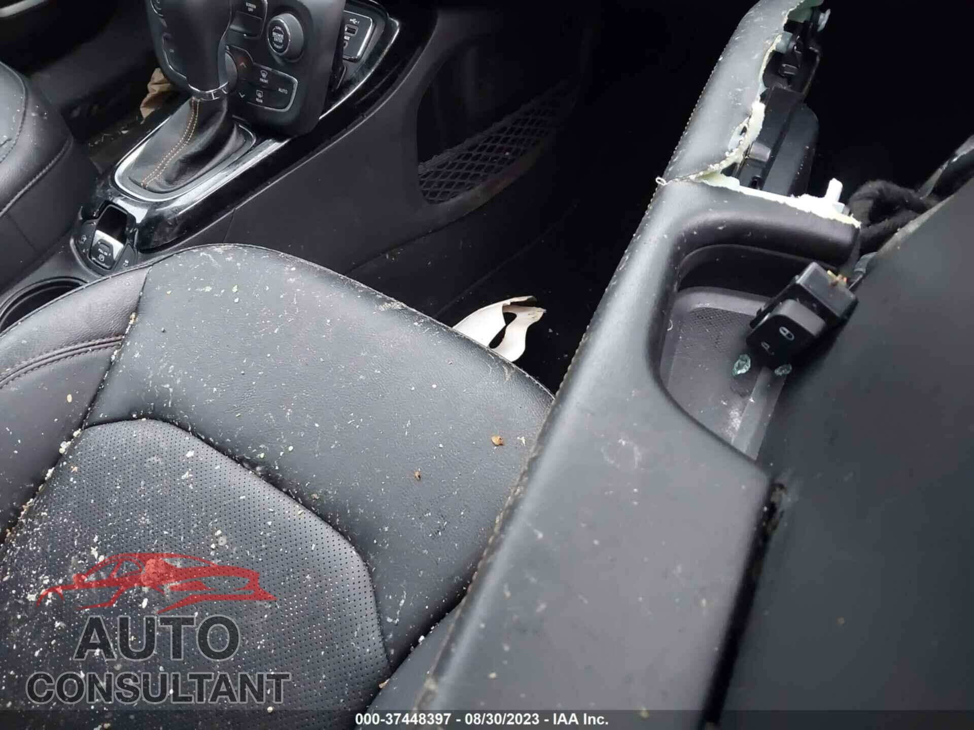 JEEP COMPASS 2020 - 3C4NJDCB5LT242670