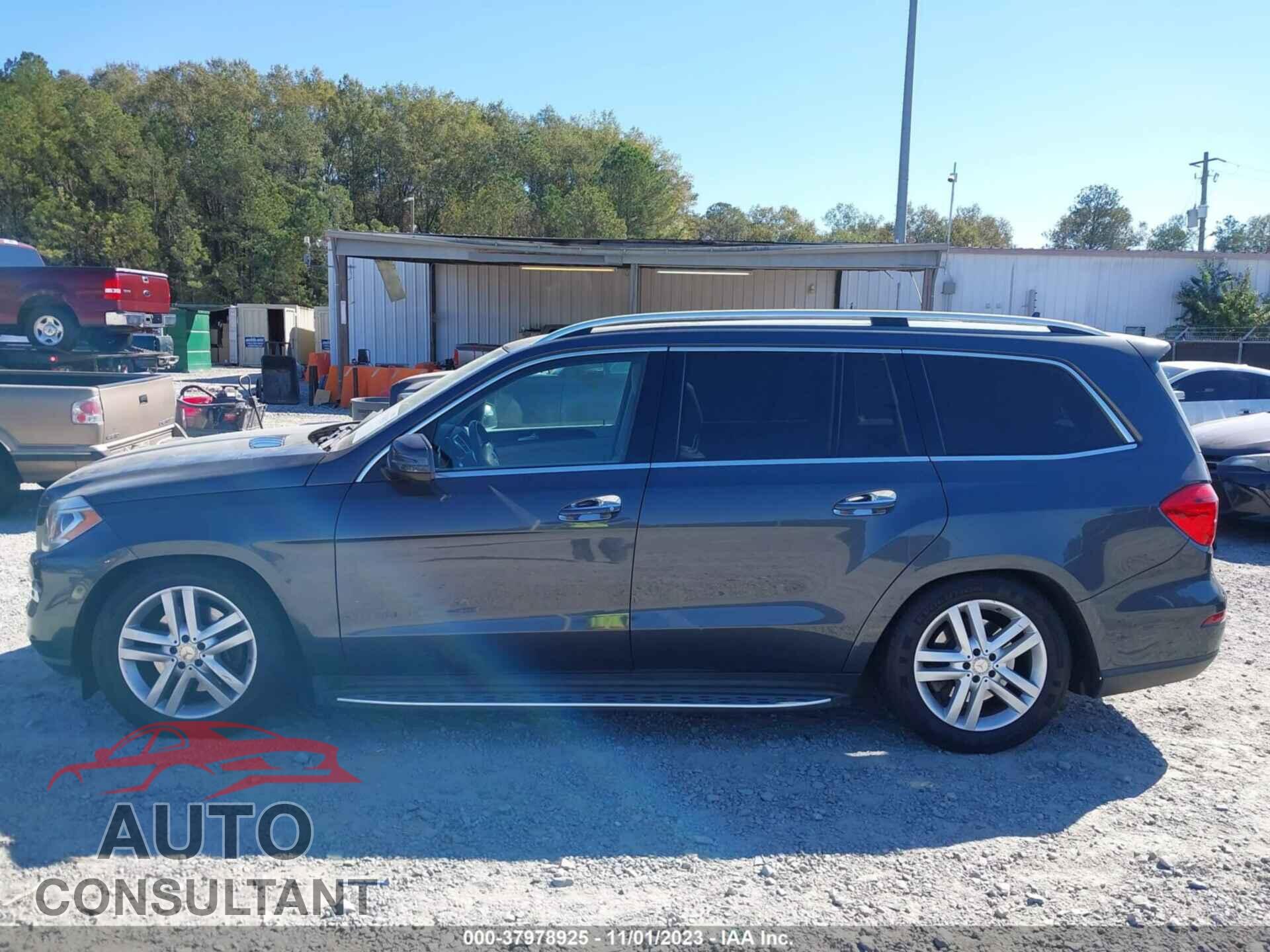 MERCEDES-BENZ GL 2016 - 4JGDF6EE3GA623099