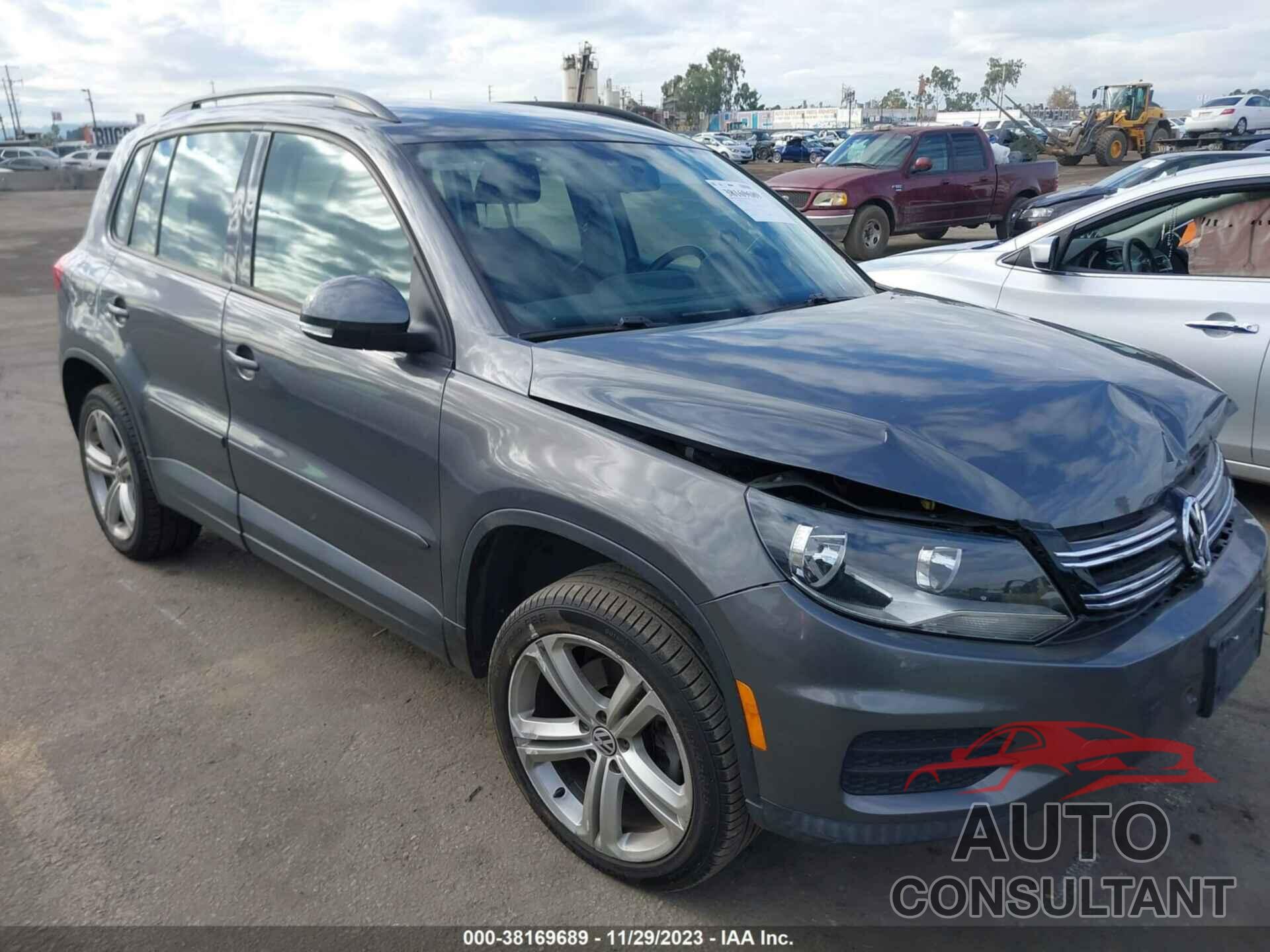 VOLKSWAGEN TIGUAN 2015 - WVGAV7AX3FW523685