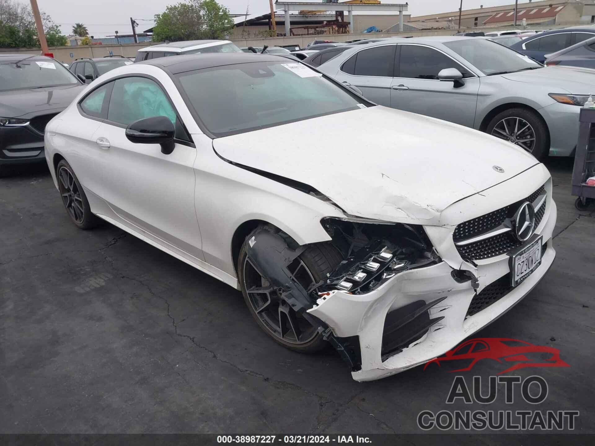 MERCEDES-BENZ C 300 2023 - W1KWJ8DB8PG117348