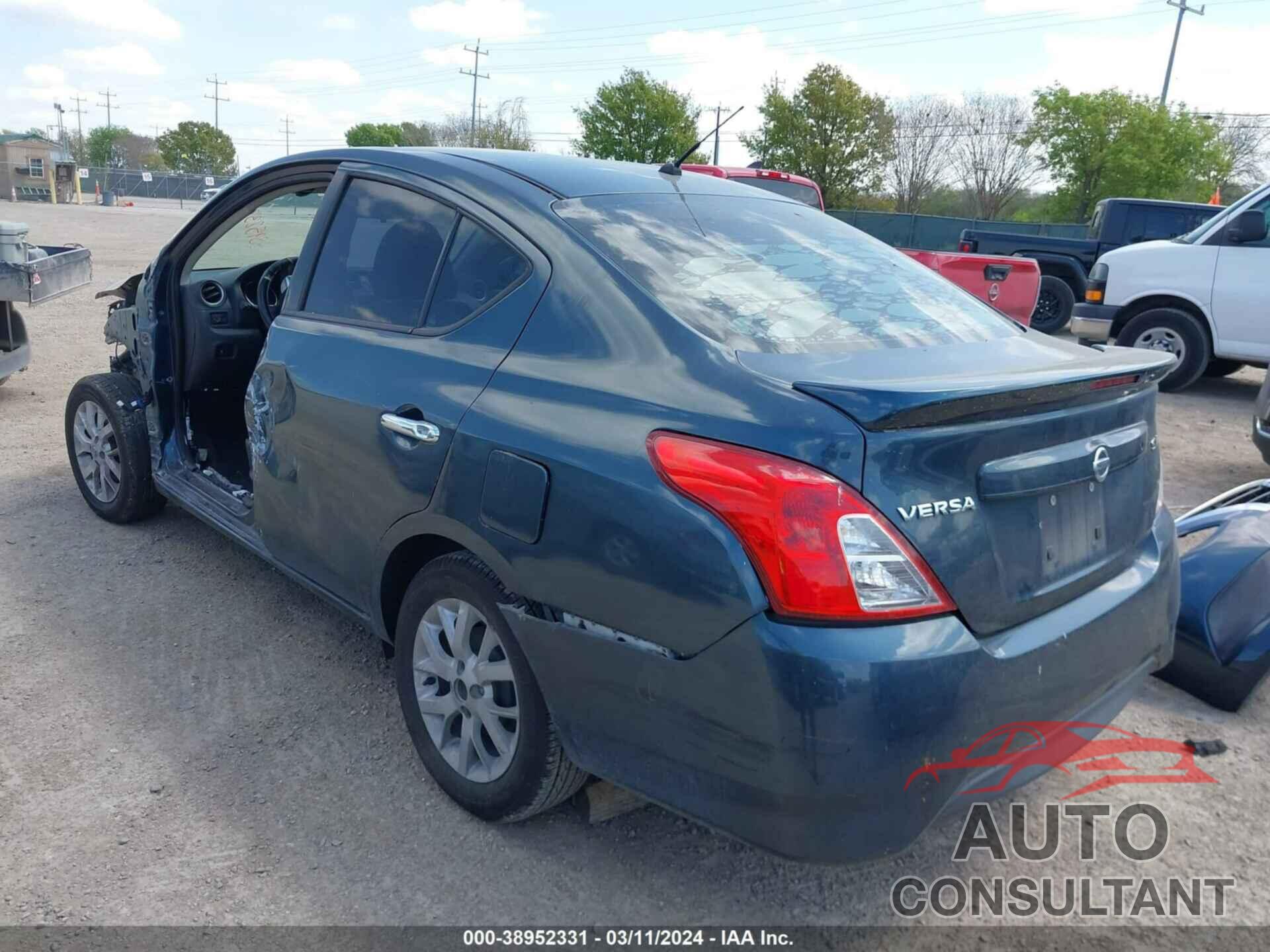 NISSAN VERSA 2017 - 3N1CN7AP7HL857419