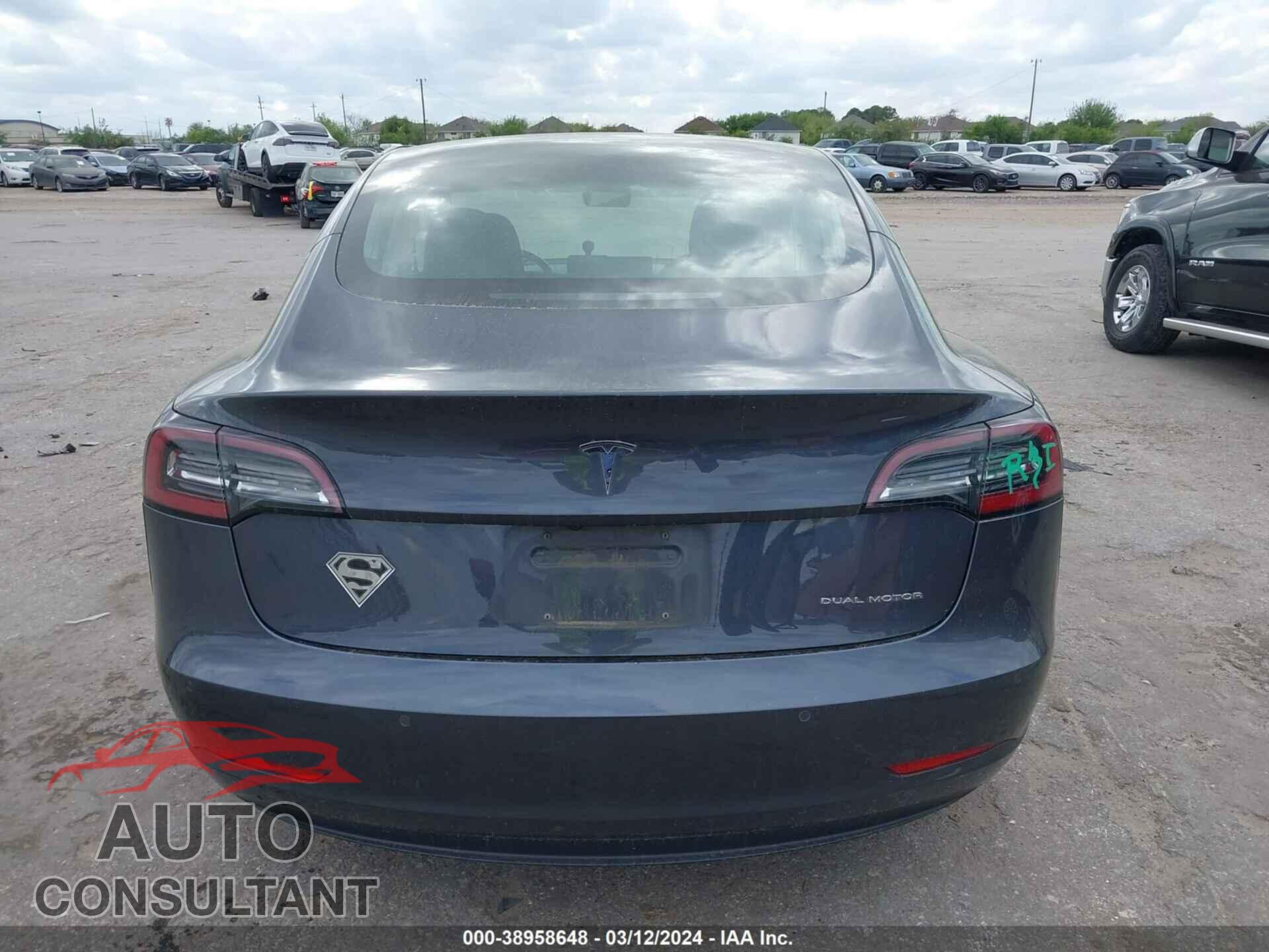 TESLA MODEL 3 2018 - 5YJ3E1EB5JF116778