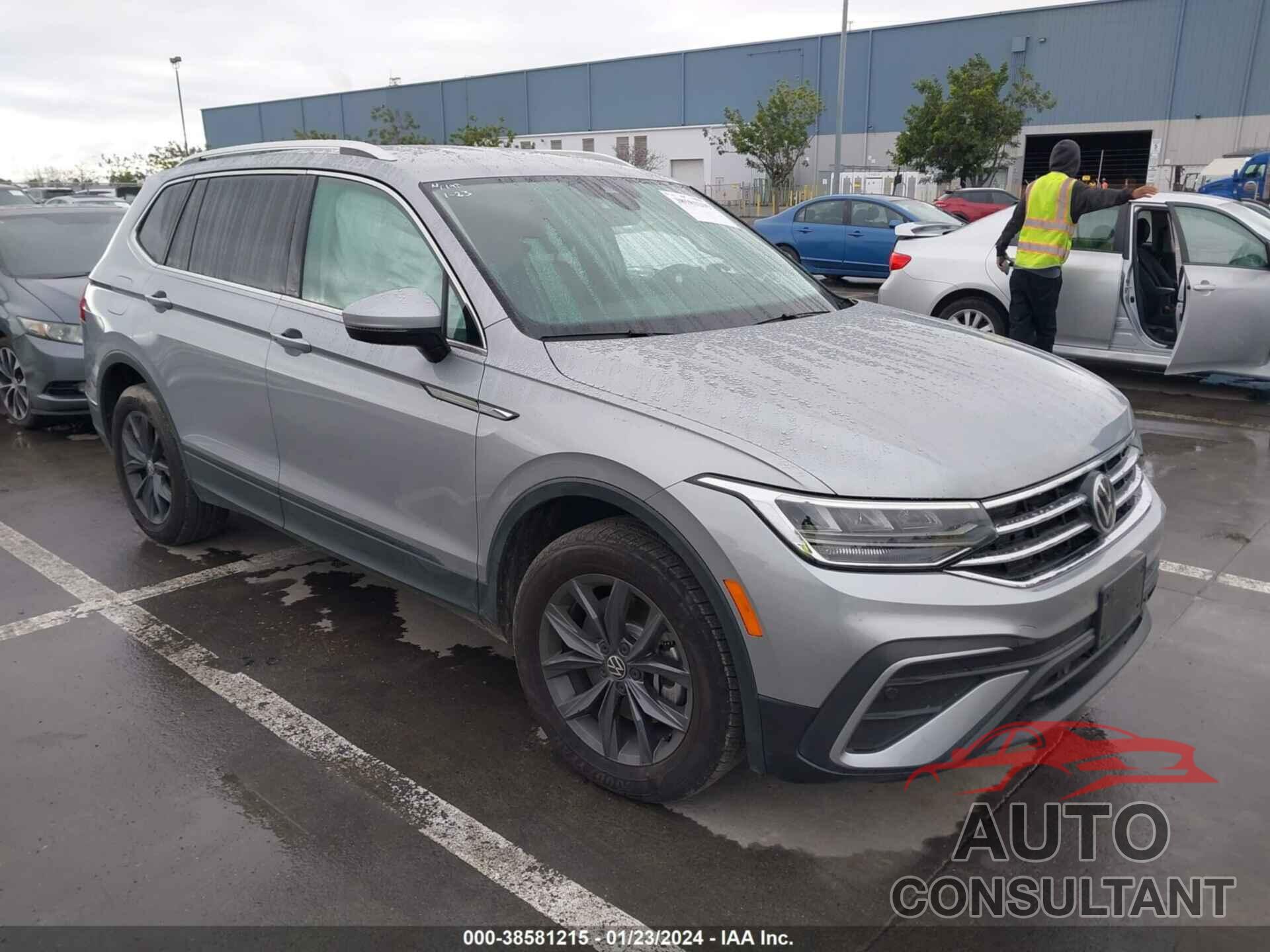 VOLKSWAGEN TIGUAN 2022 - 3VV2B7AX7NM028858