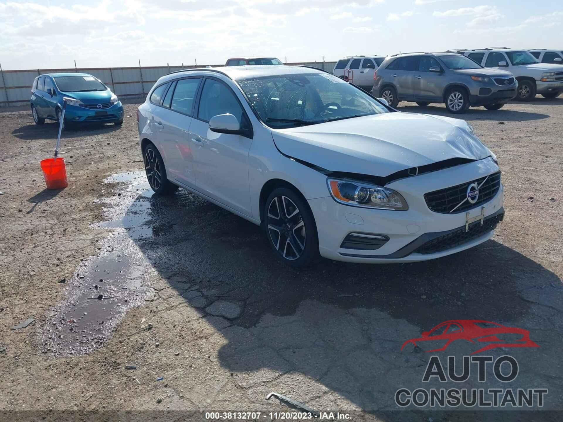 VOLVO V60 2018 - YV140MEL1J2380025