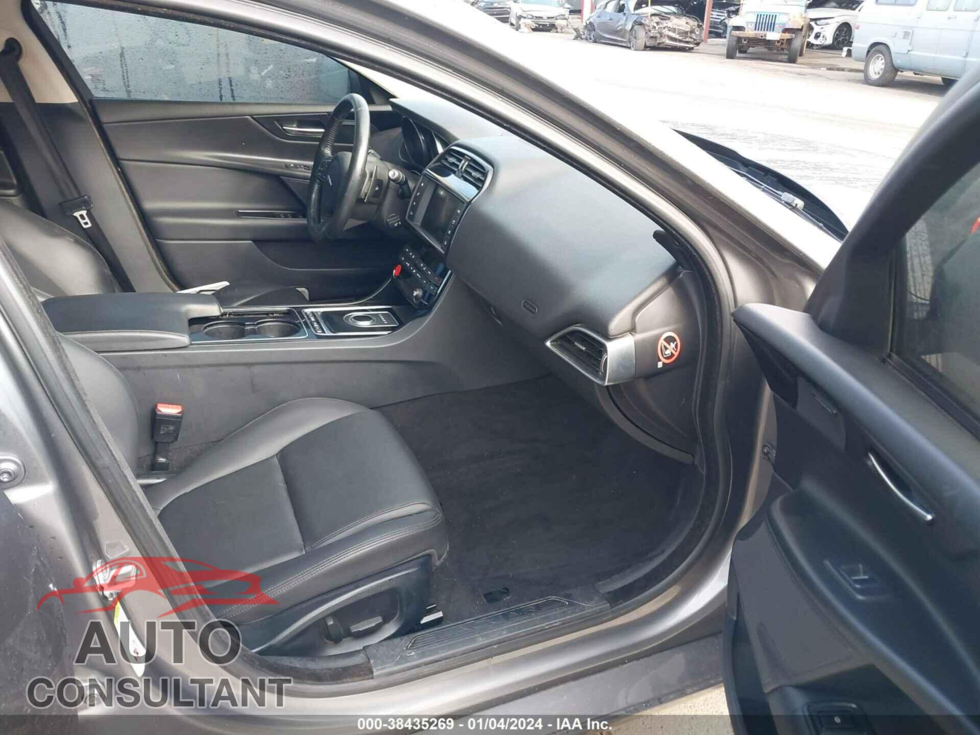 JAGUAR XE 2017 - SAJAD4BV9HA965603