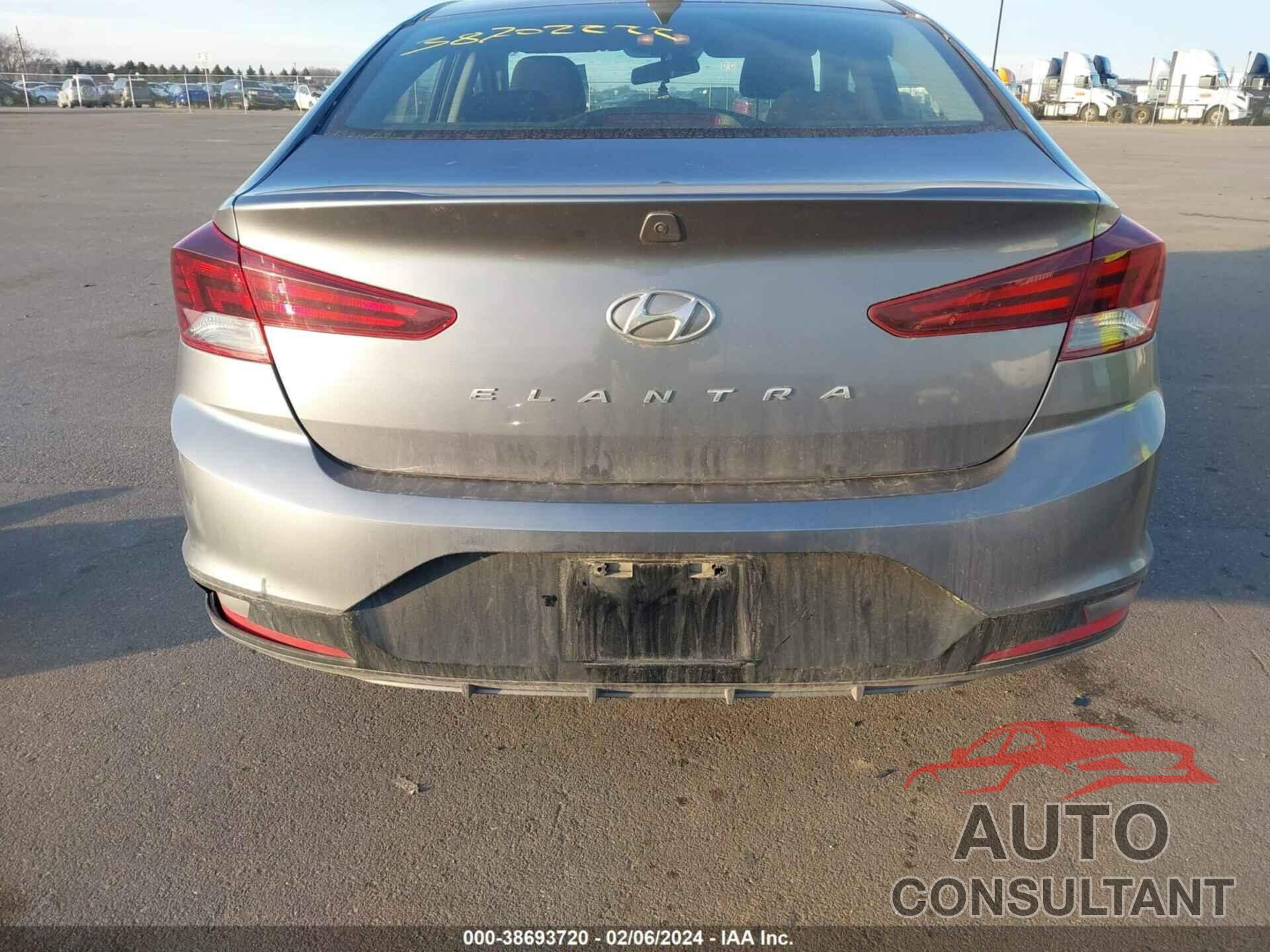 HYUNDAI ELANTRA 2019 - 5NPD84LF1KH413343