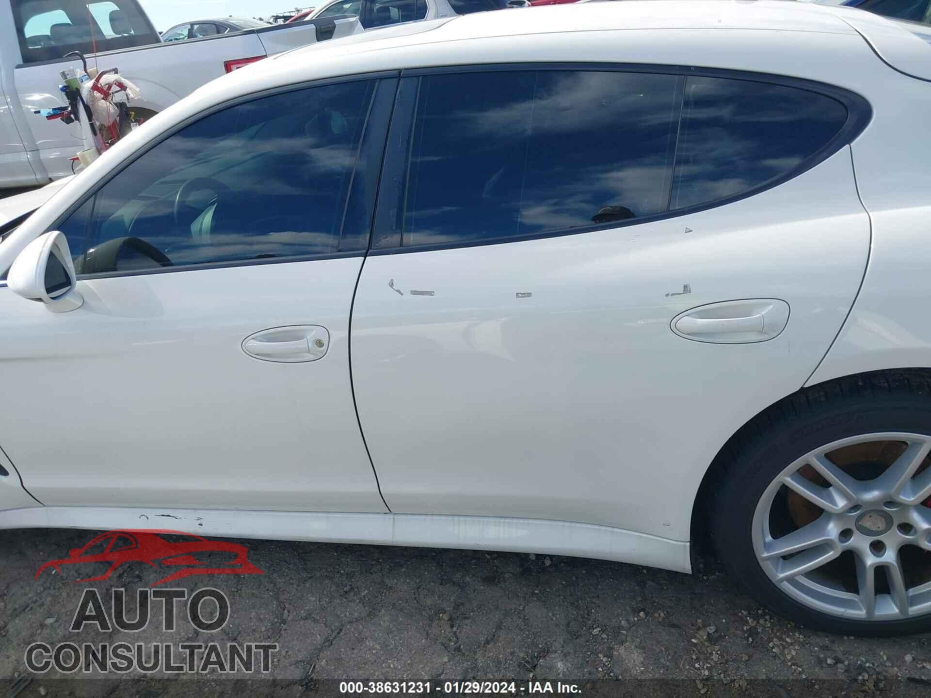 PORSCHE PANAMERA 2011 - WP0AA2A72BL021930
