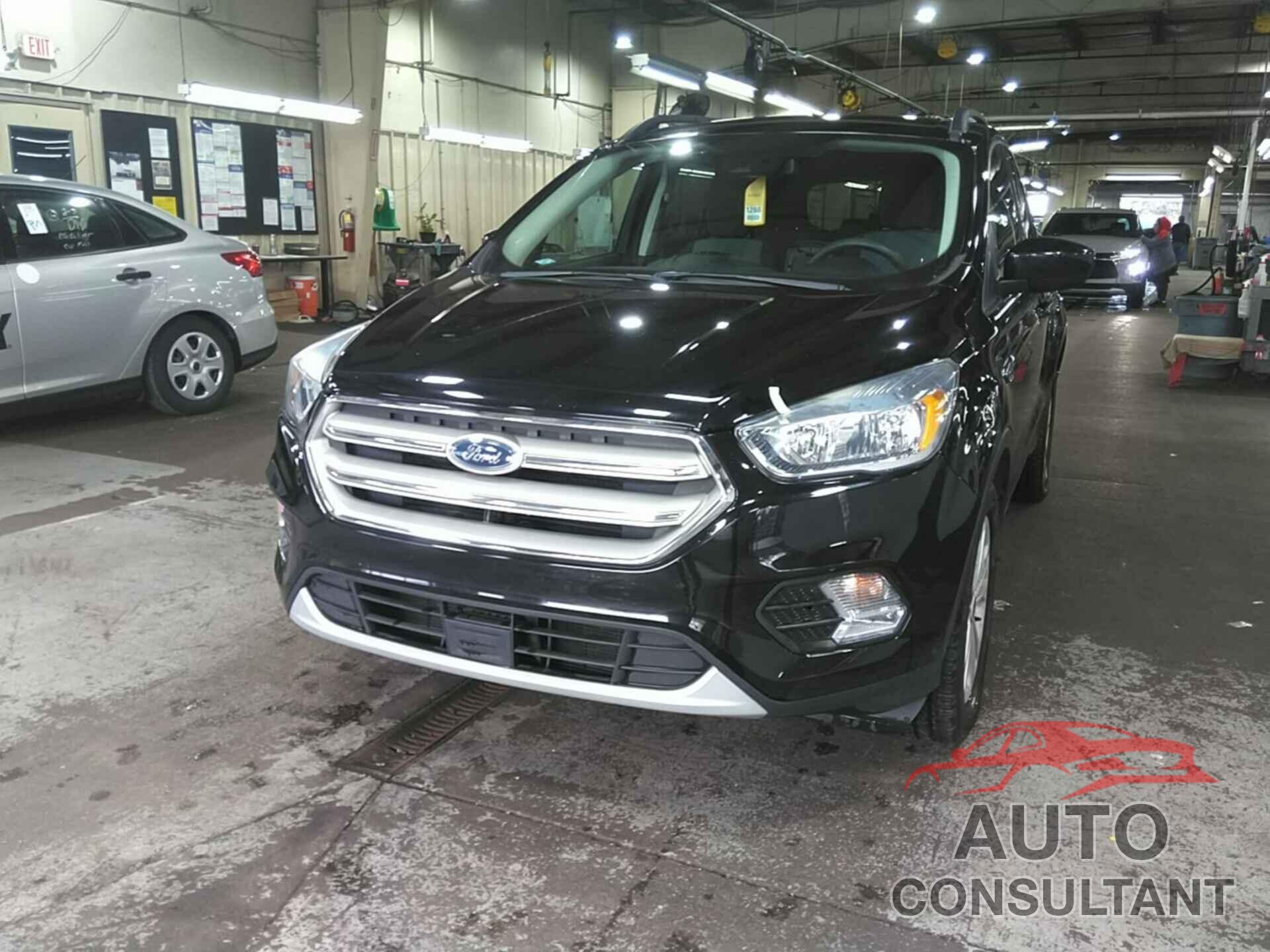 FORD ESCAPE 2018 - 1FMCU0GD2JUC50016