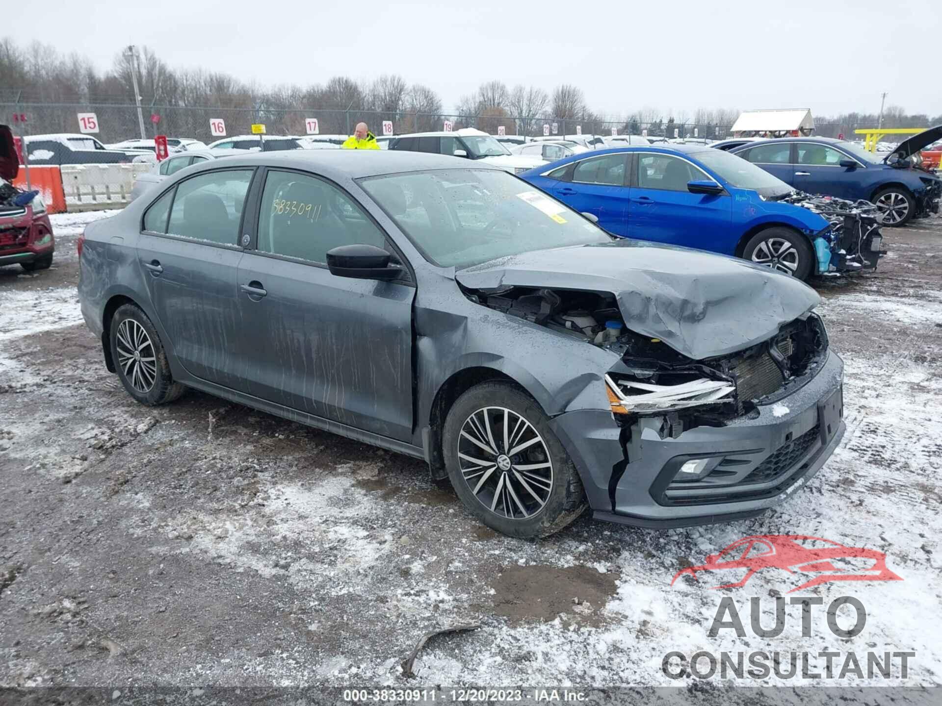 VOLKSWAGEN JETTA 2018 - 3VWDB7AJ1JM237801
