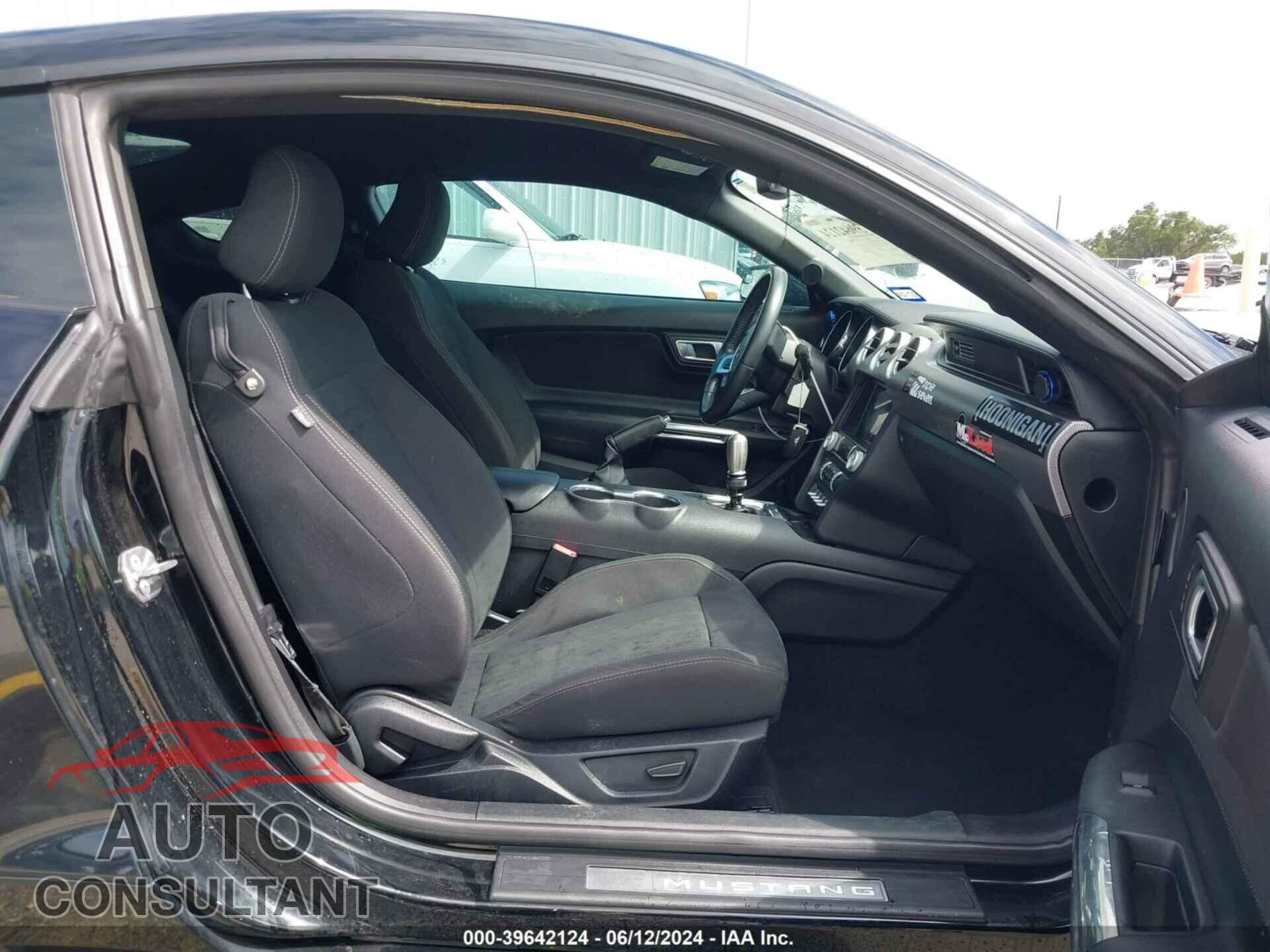 FORD MUSTANG 2020 - 1FA6P8CF7L5158451