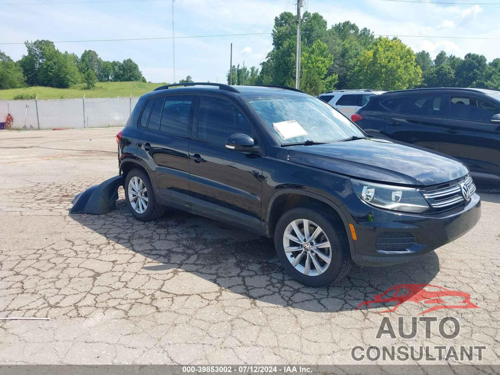 VOLKSWAGEN TIGUAN 2017 - WVGAV7AX5HK051063