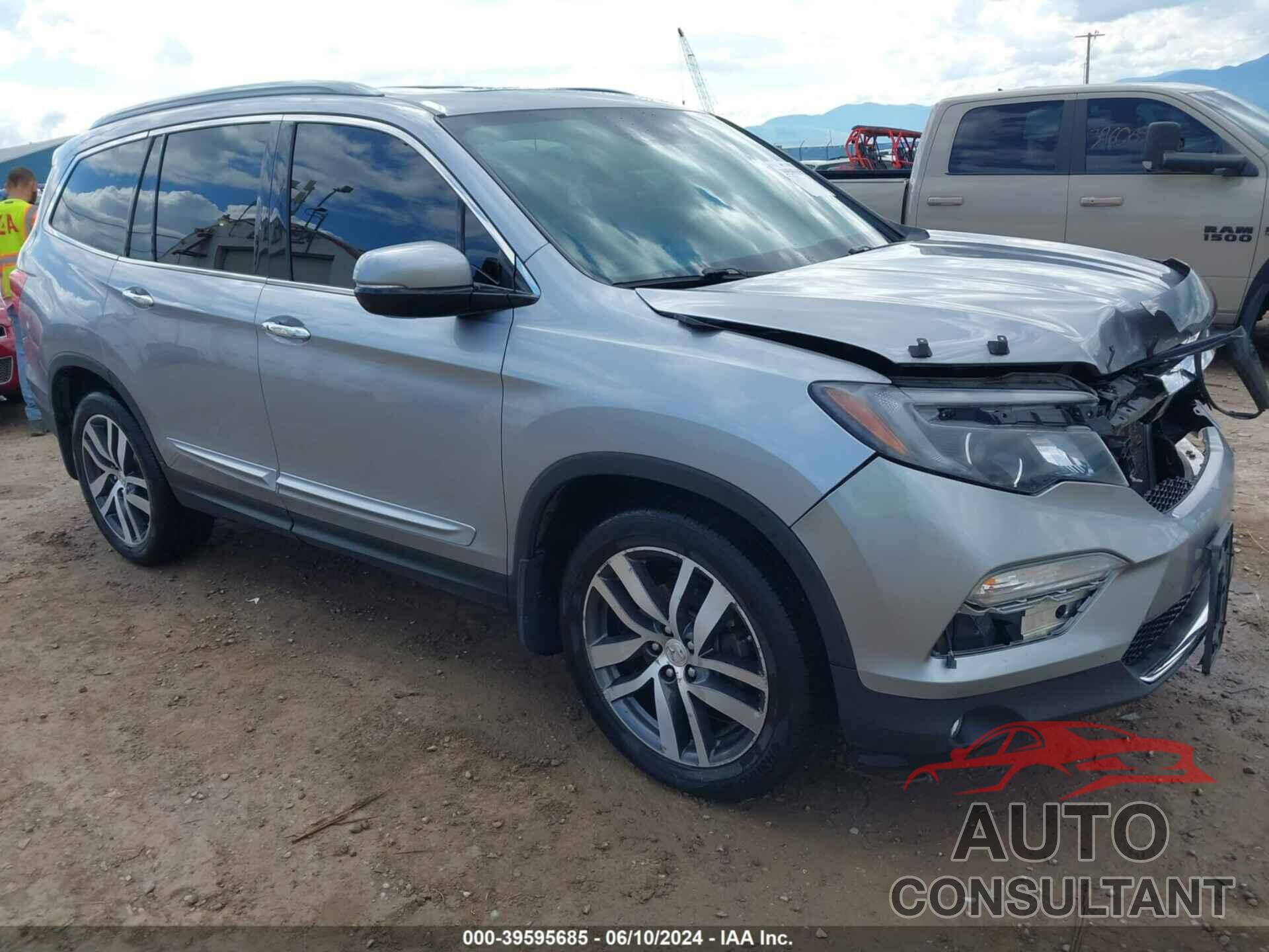 HONDA PILOT 2018 - 5FNYF6H04JB009585