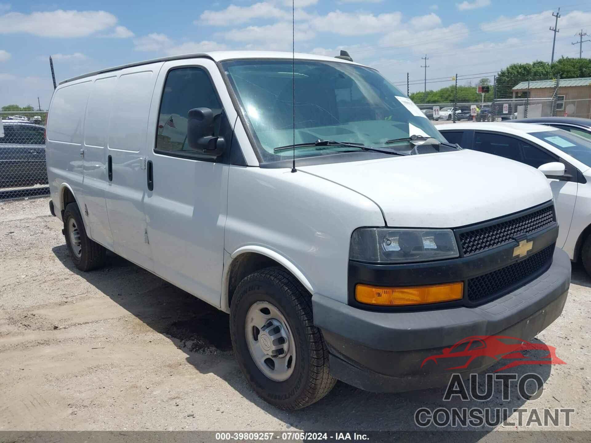 CHEVROLET EXPRESS 2500 2019 - 1GCWGAFG8K1298018