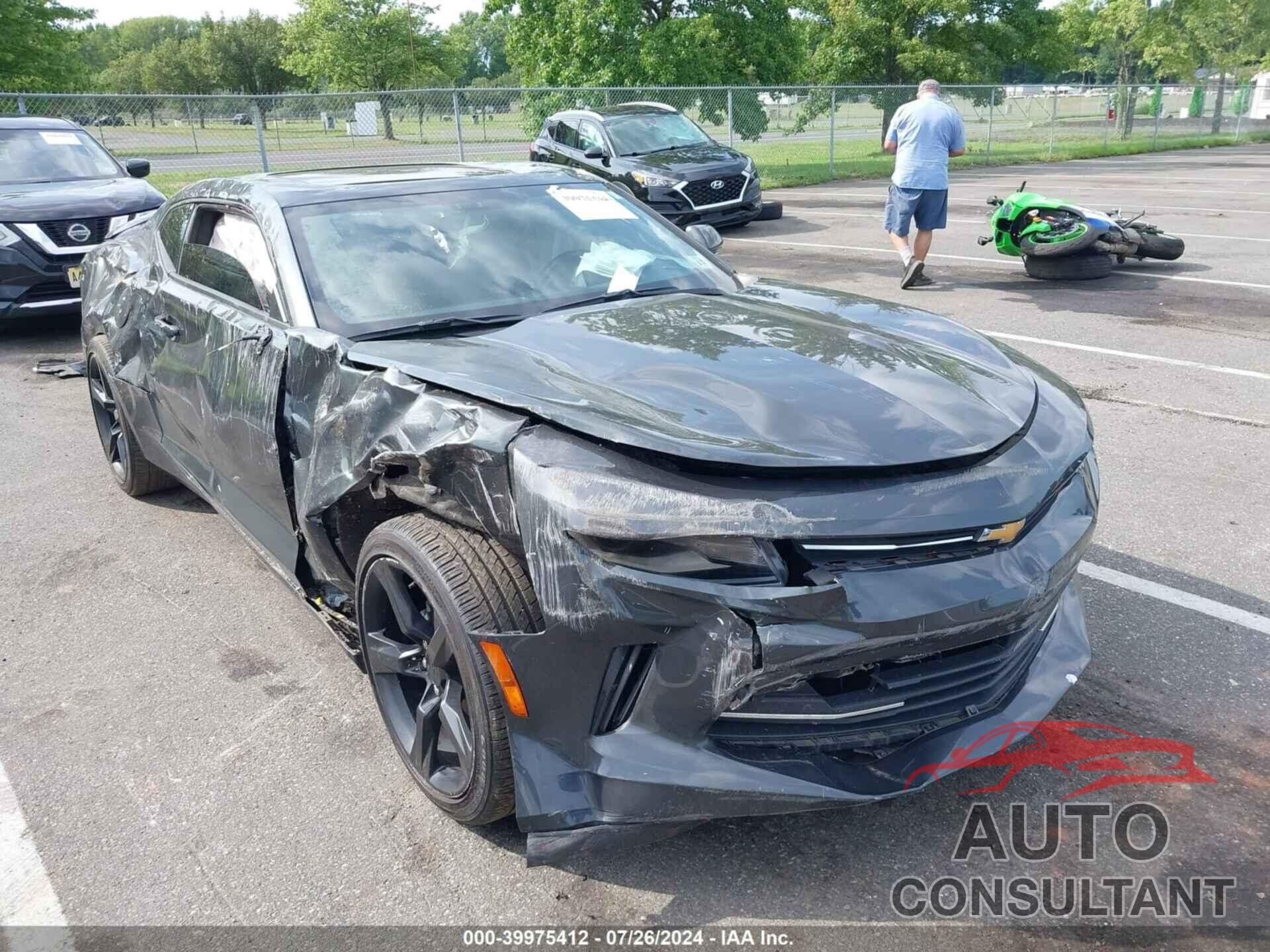 CHEVROLET CAMARO 2018 - 1G1FB1RX9J0190188