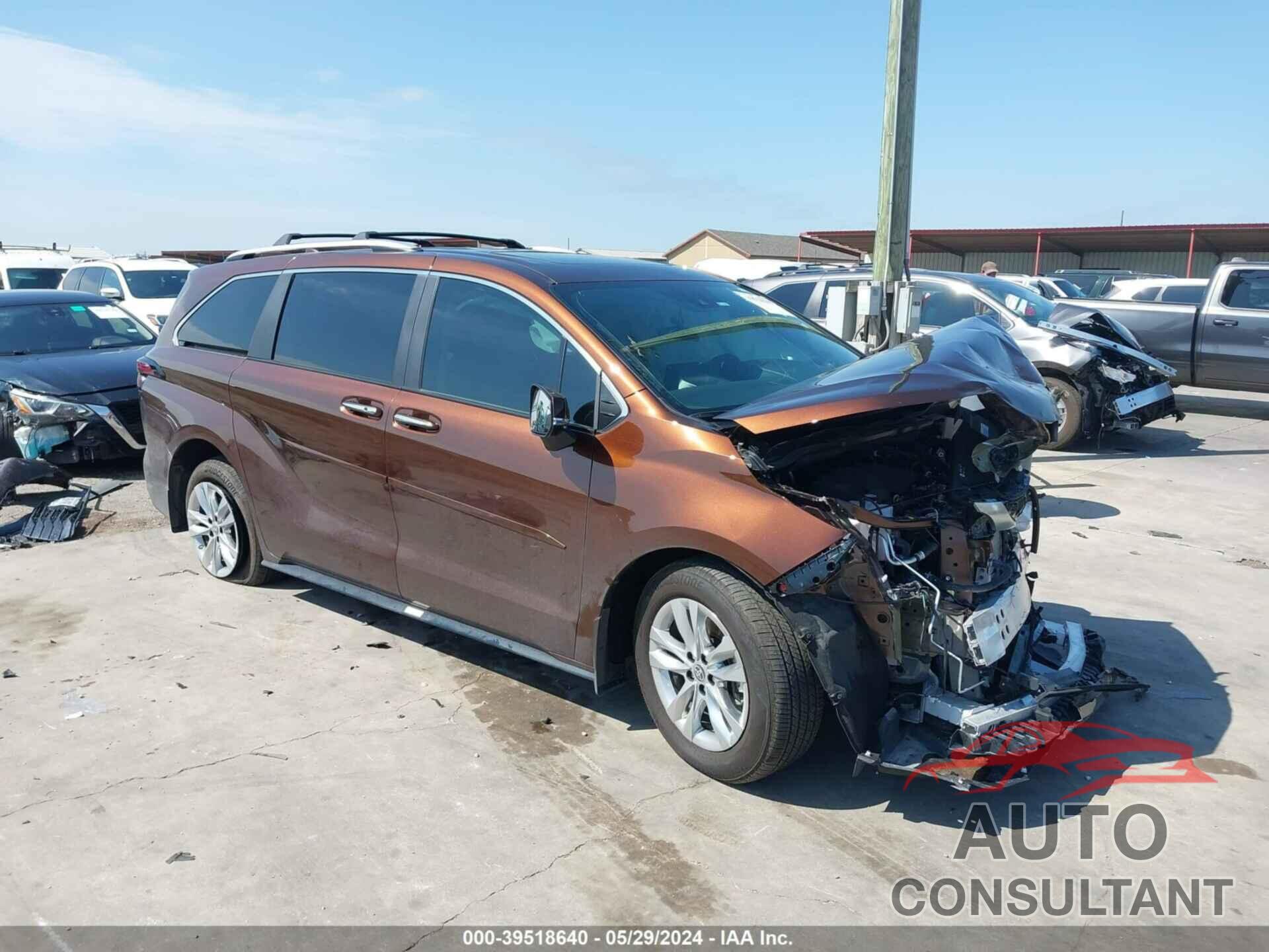 TOYOTA SIENNA 2023 - 5TDZRKEC8PS167242