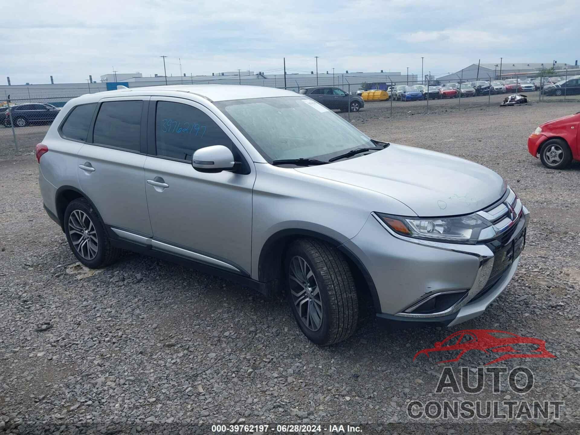 MITSUBISHI OUTLANDER 2018 - JA4AZ3A34JZ008565