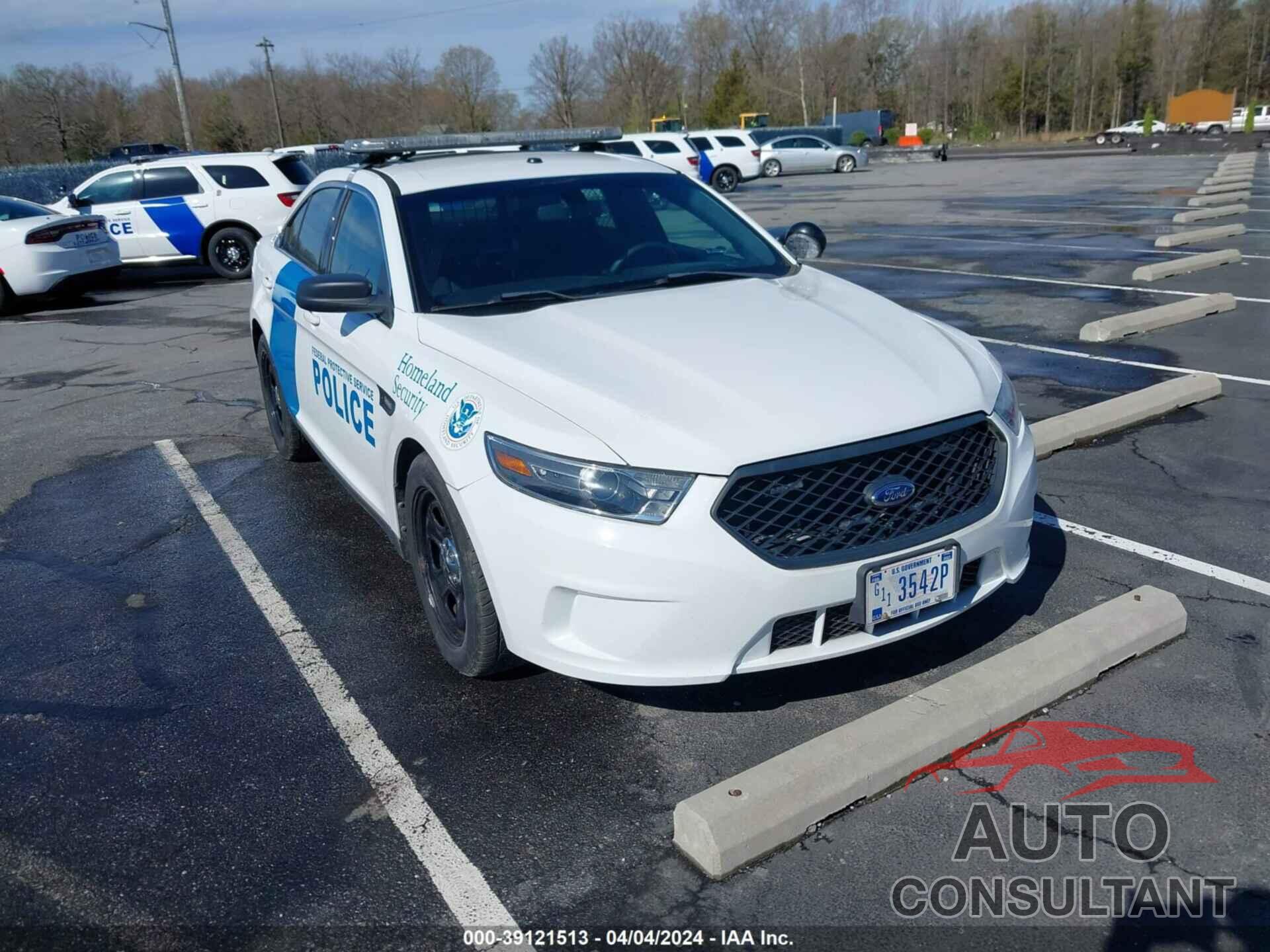 FORD TAURUS 2017 - 1FAHP2L86HG105954