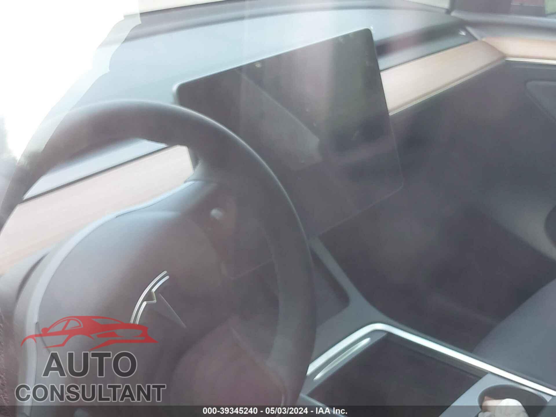 TESLA MODEL Y 2024 - 7SAYGAEE6RF005651