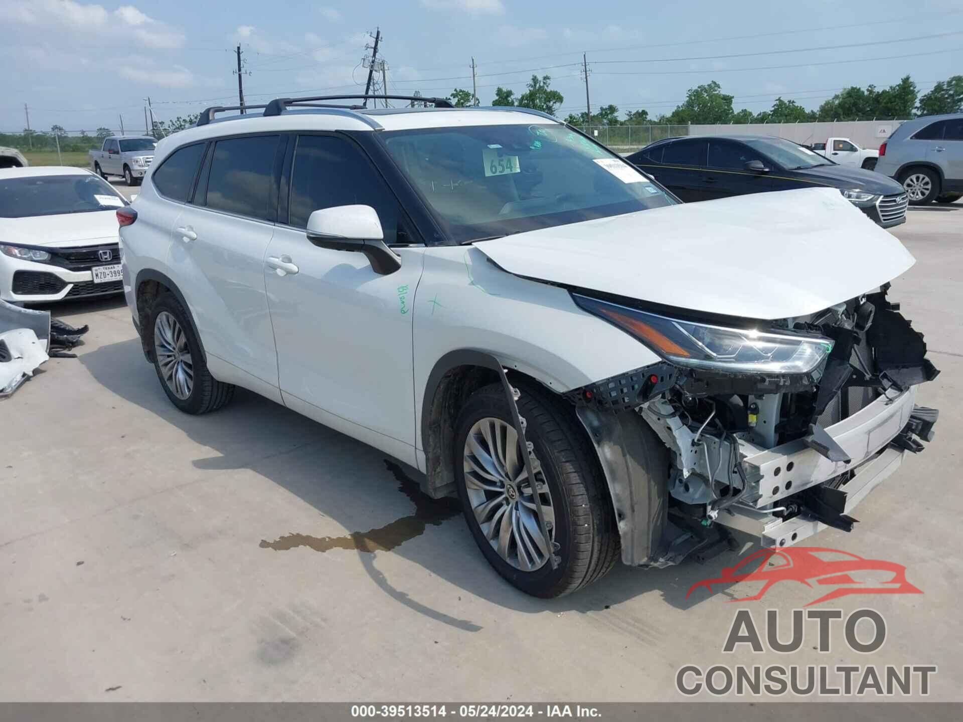 TOYOTA HIGHLANDER 2022 - 5TDFZRAH3NS095702