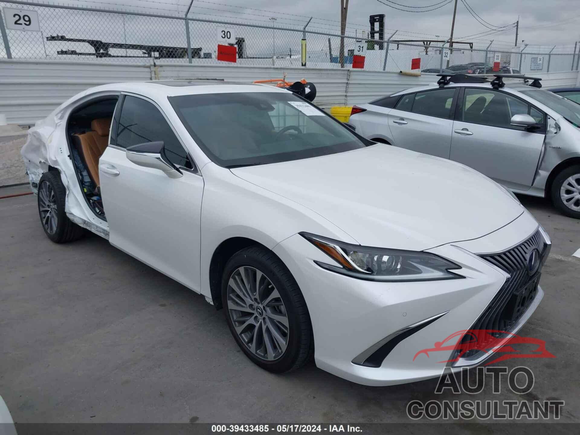 LEXUS ES 300H 2021 - 58ADA1C12MU012257