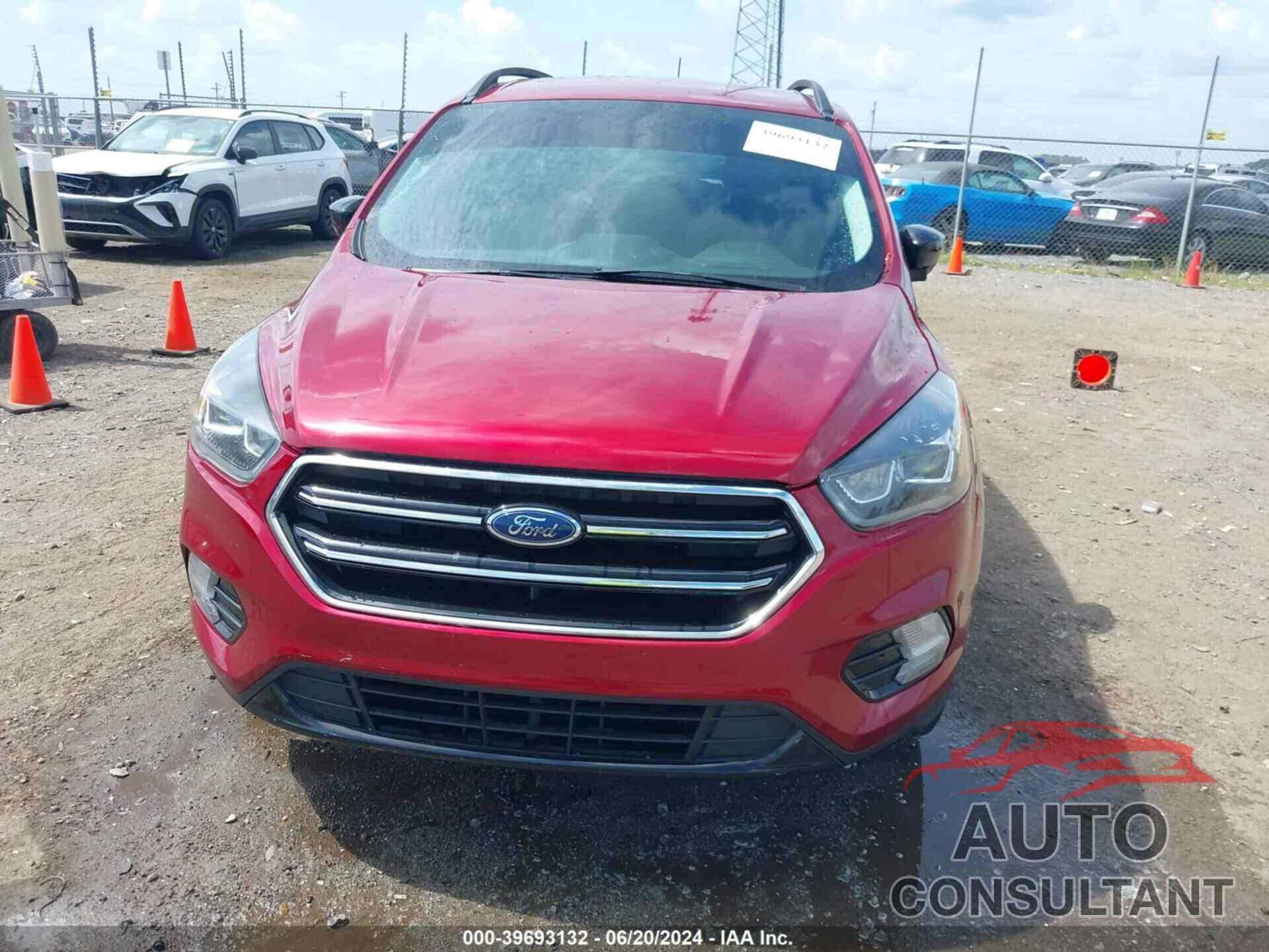 FORD ESCAPE 2018 - 1FMCU0GDXJUA79144