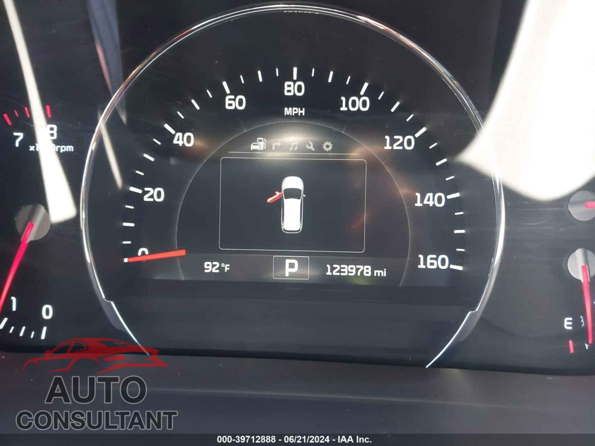 KIA SORENTO 2016 - 5XYPHDA58GG060752