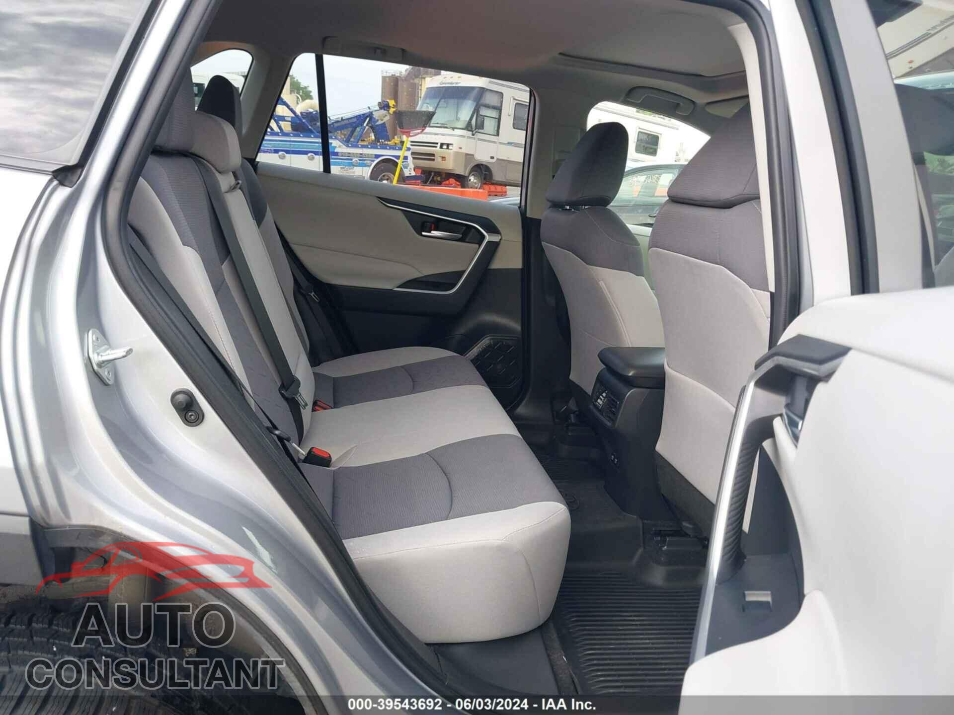 TOYOTA RAV4 2020 - JTMP1RFV2LD058112