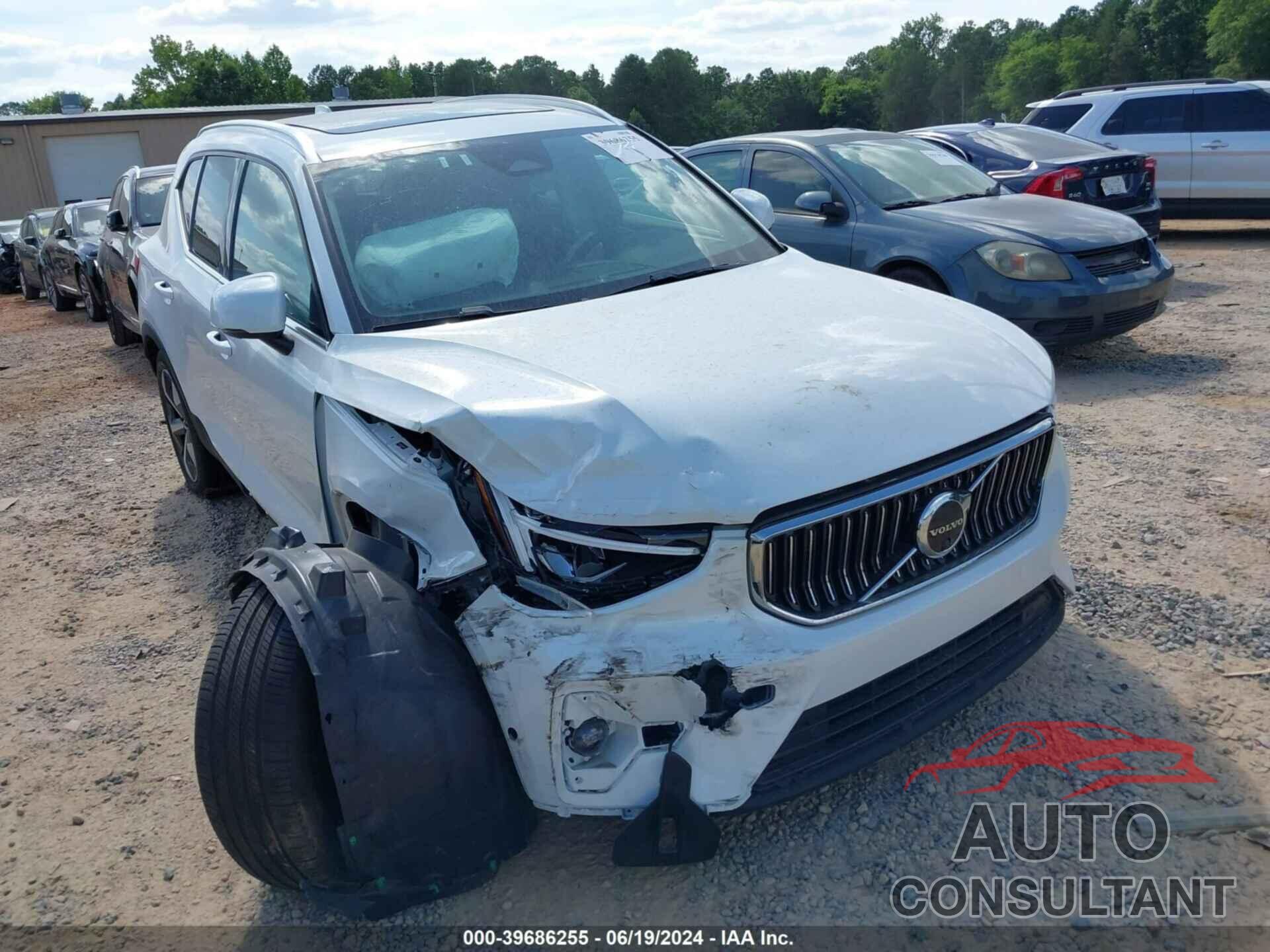 VOLVO XC40 2023 - YV4L12UNXP2975855