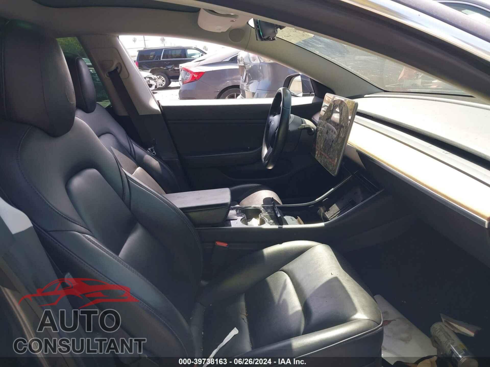 TESLA MODEL 3 2019 - 5YJ3E1EB4KF385906