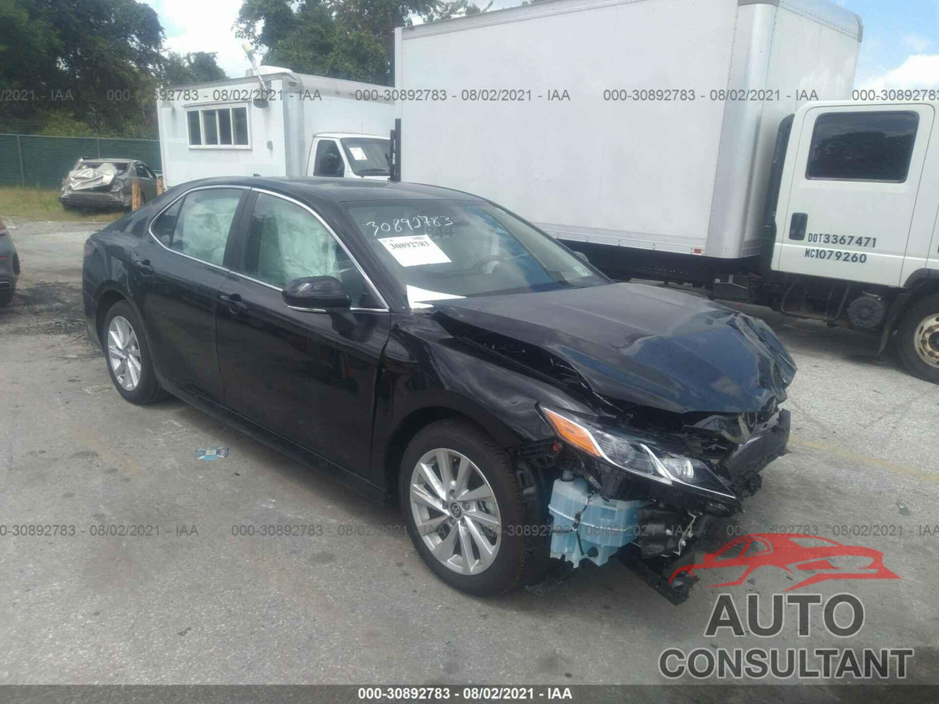 TOYOTA CAMRY 2021 - 4T1R11AK2MU569856
