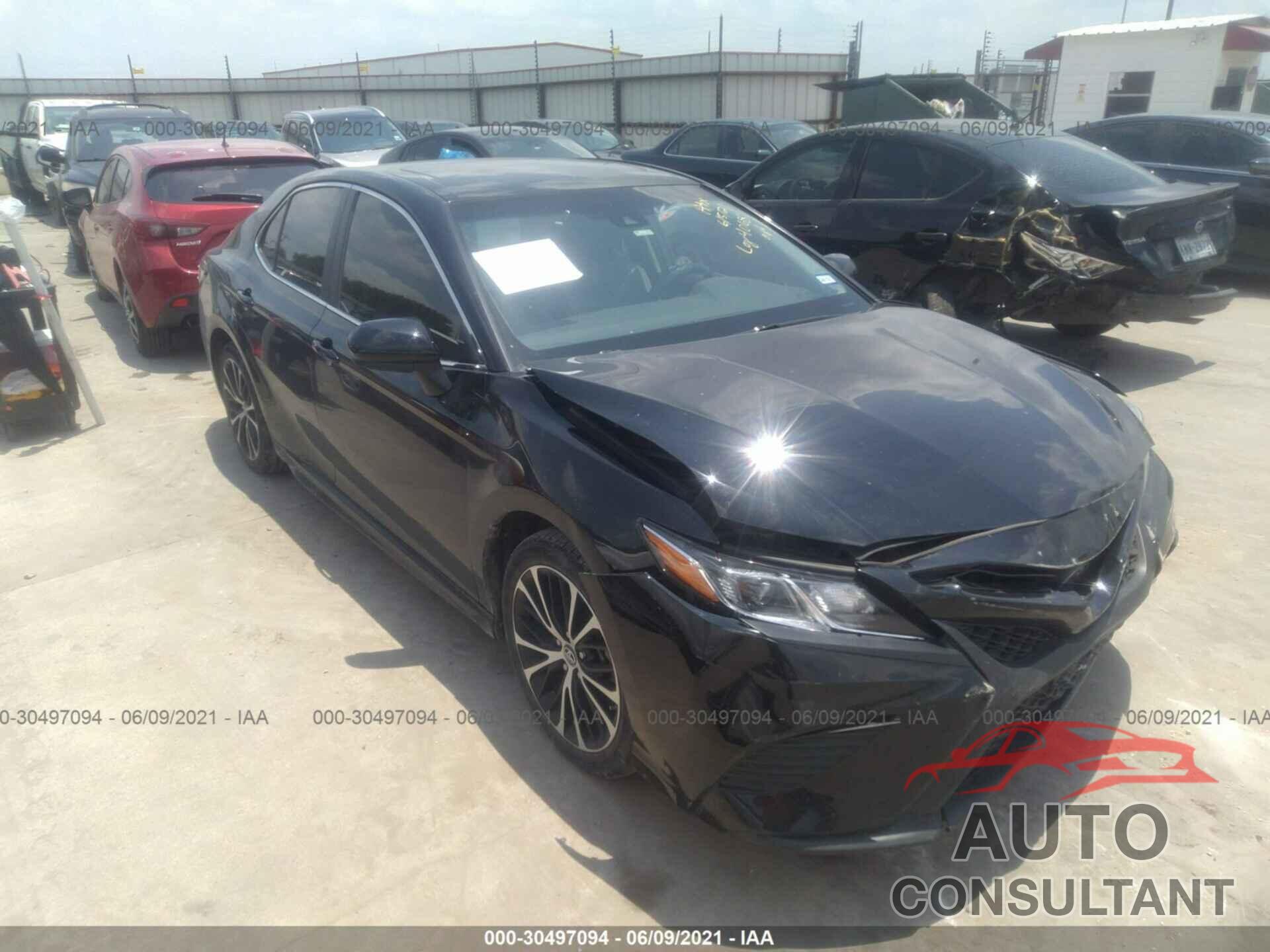 TOYOTA CAMRY 2018 - 4T1B11HK9JU045994