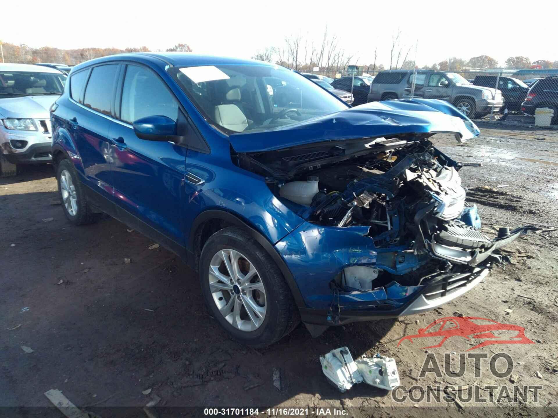 FORD ESCAPE 2017 - 1FMCU0GD0HUB58218