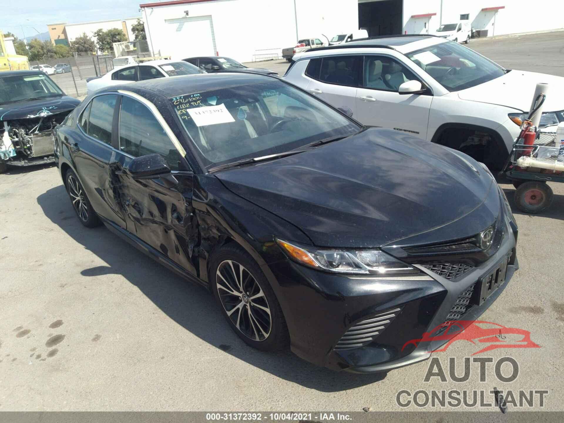 TOYOTA CAMRY 2018 - 4T1B11HKXJU618627
