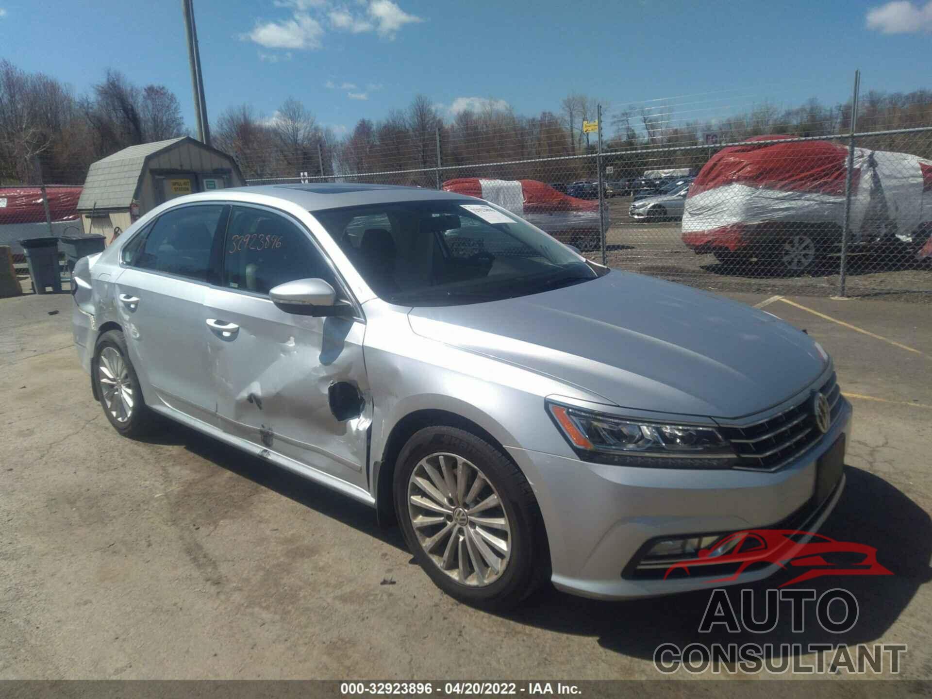 VOLKSWAGEN PASSAT 2017 - 1VWBT7A33HC085151