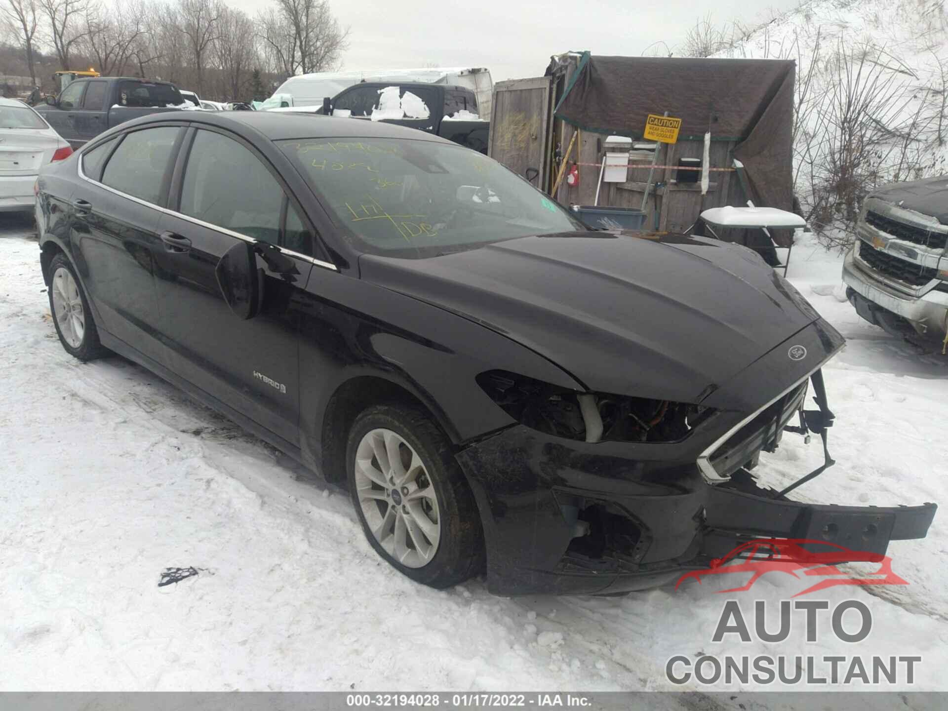 FORD FUSION HYBRID 2019 - 3FA6P0LU8KR105351