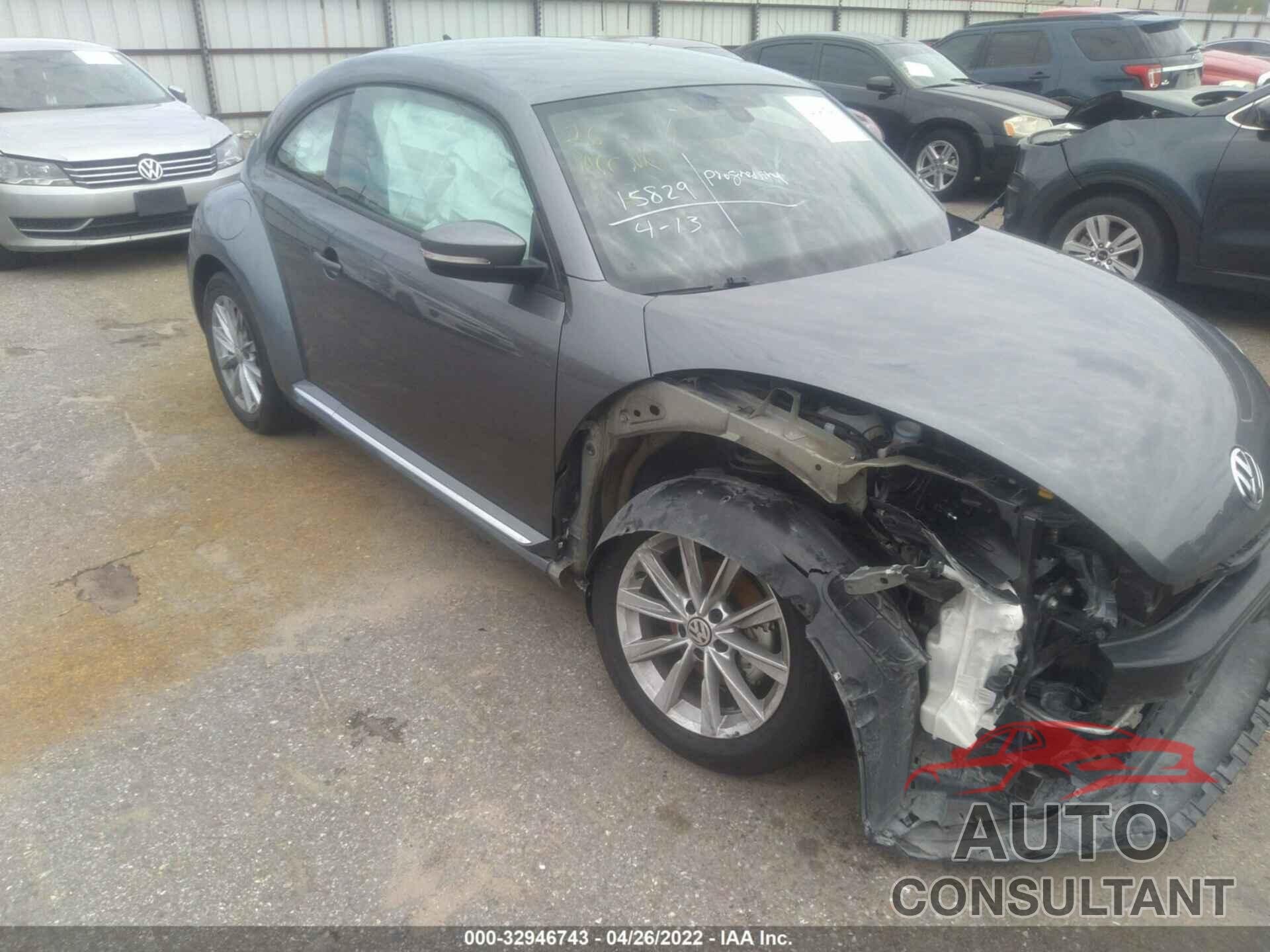 VOLKSWAGEN BEETLE 2018 - 3VWFD7AT2JM700792