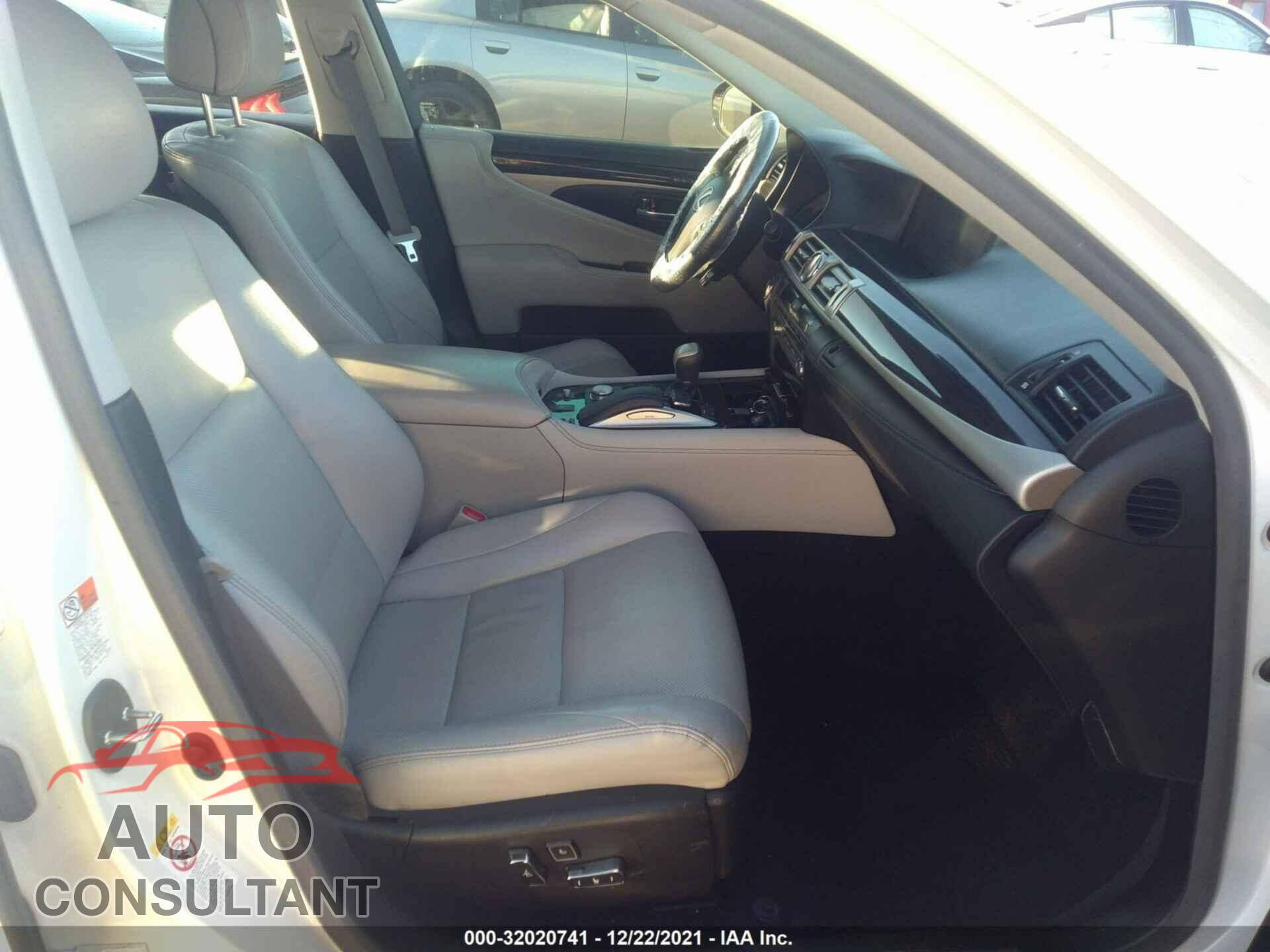 LEXUS LS 2017 - JTHBL5EF3H5145055