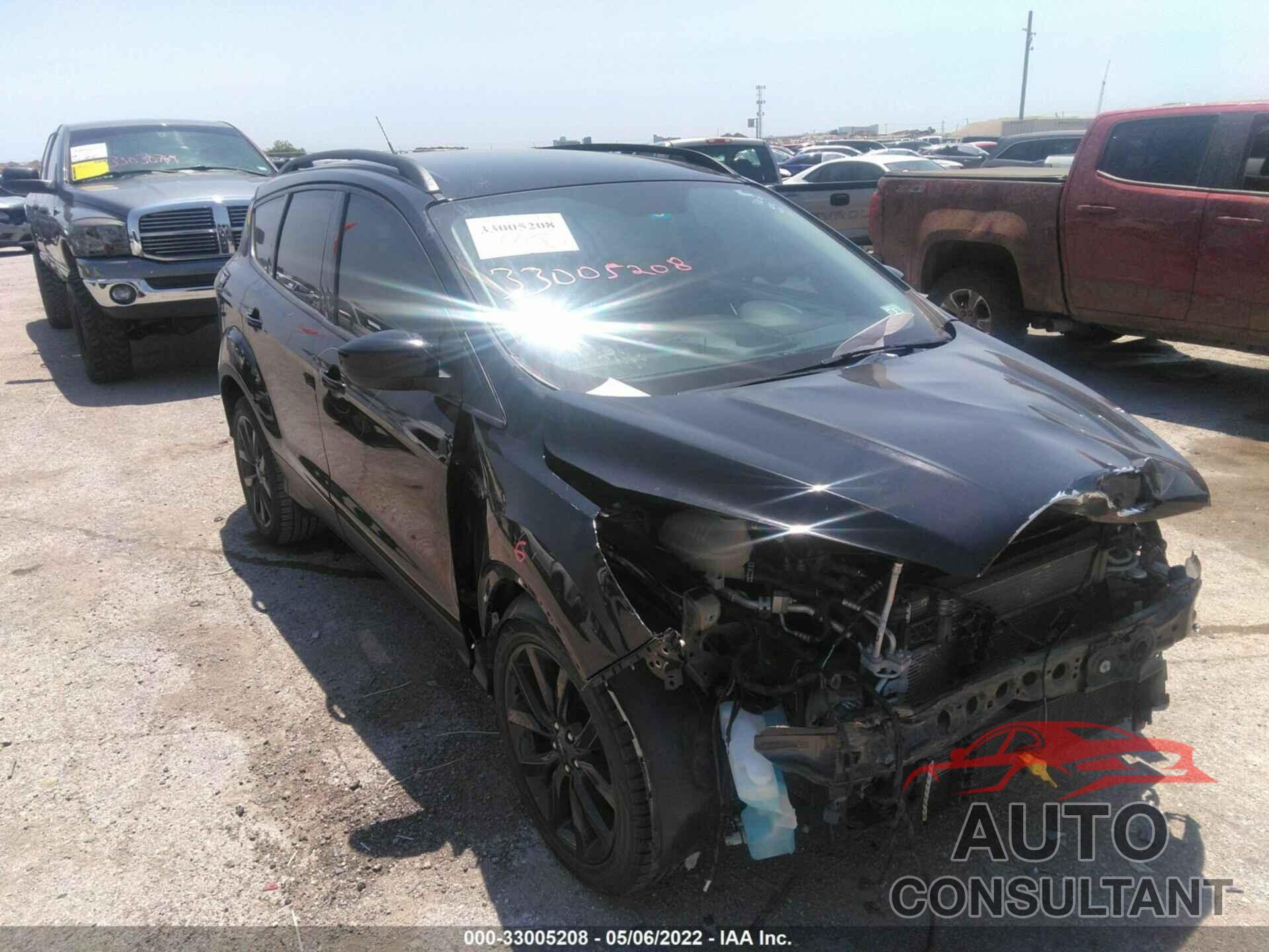 FORD ESCAPE 2017 - 1FMCU0GD4HUD40696