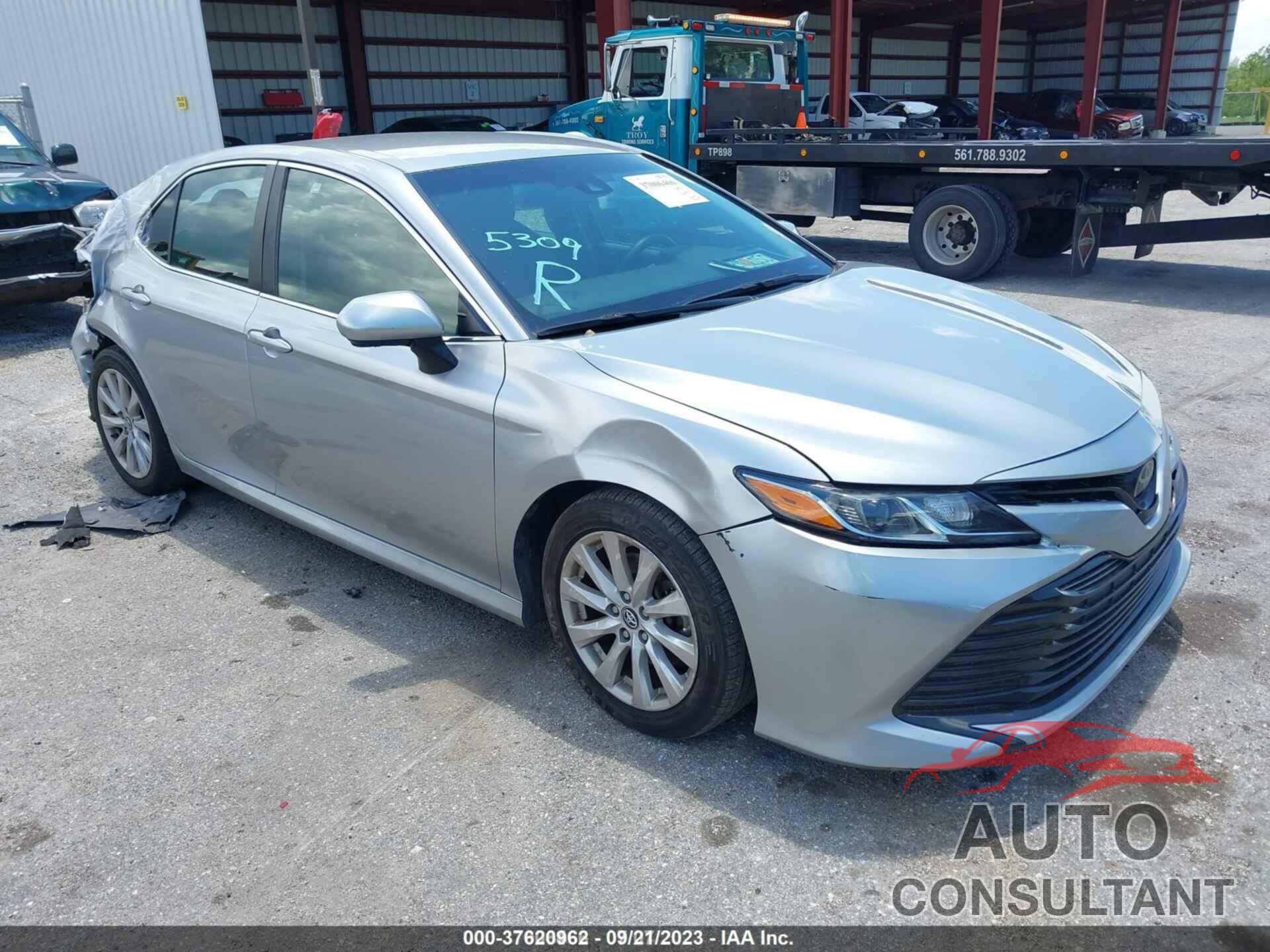 TOYOTA CAMRY 2018 - 4T1B11HK0JU665309