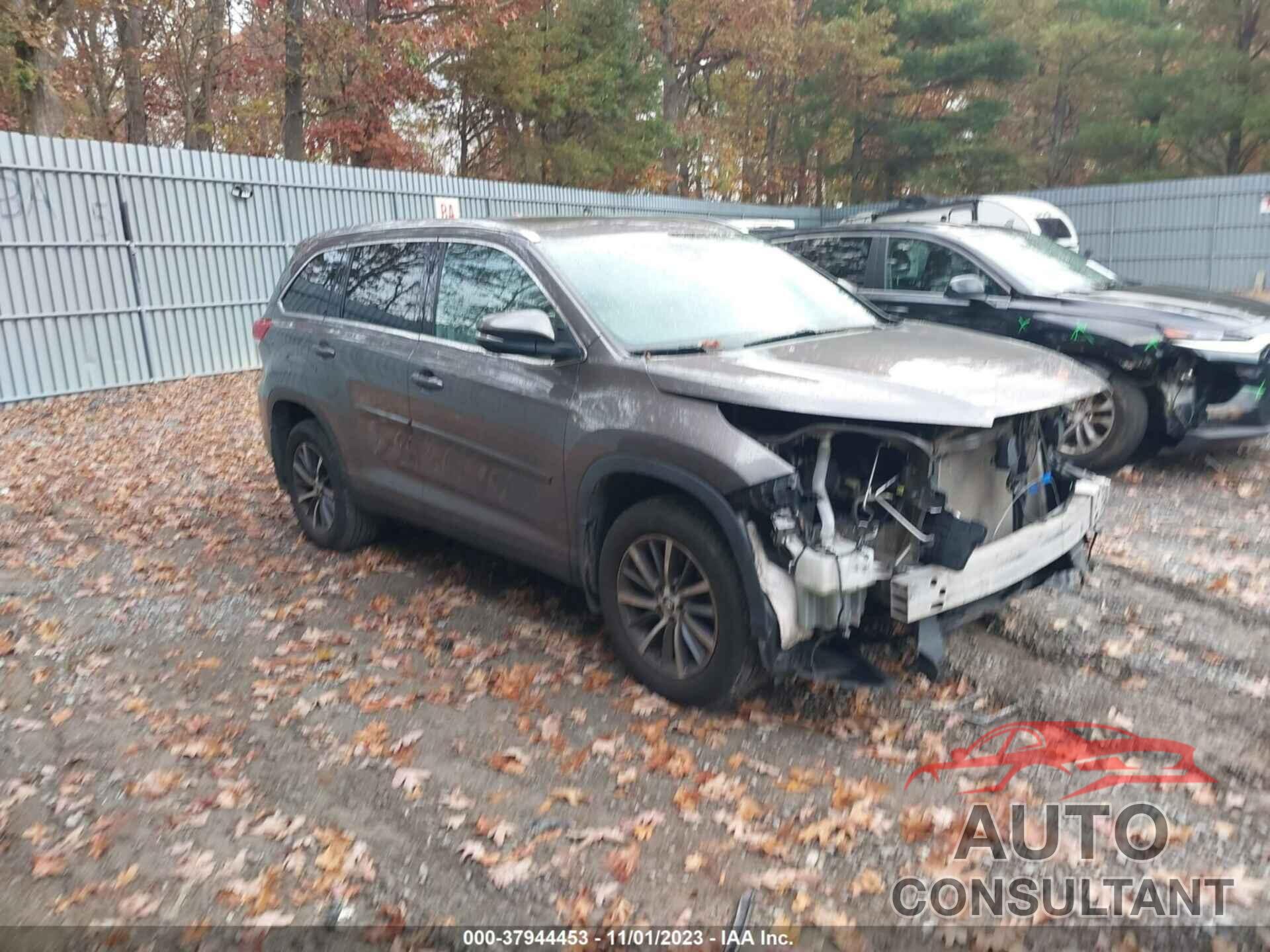 TOYOTA HIGHLANDER 2019 - 5TDJZRFH0KS606507
