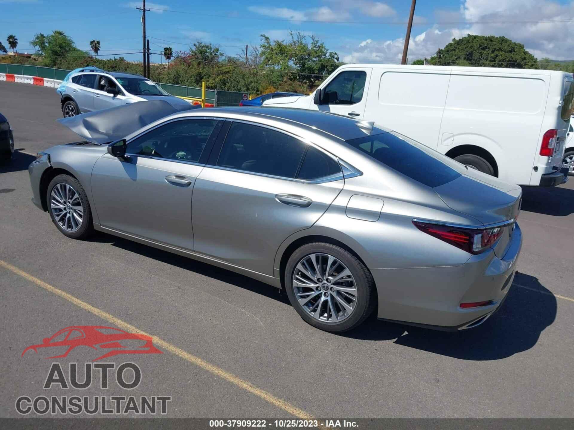 LEXUS ES 2020 - 58ADZ1B17LU061141