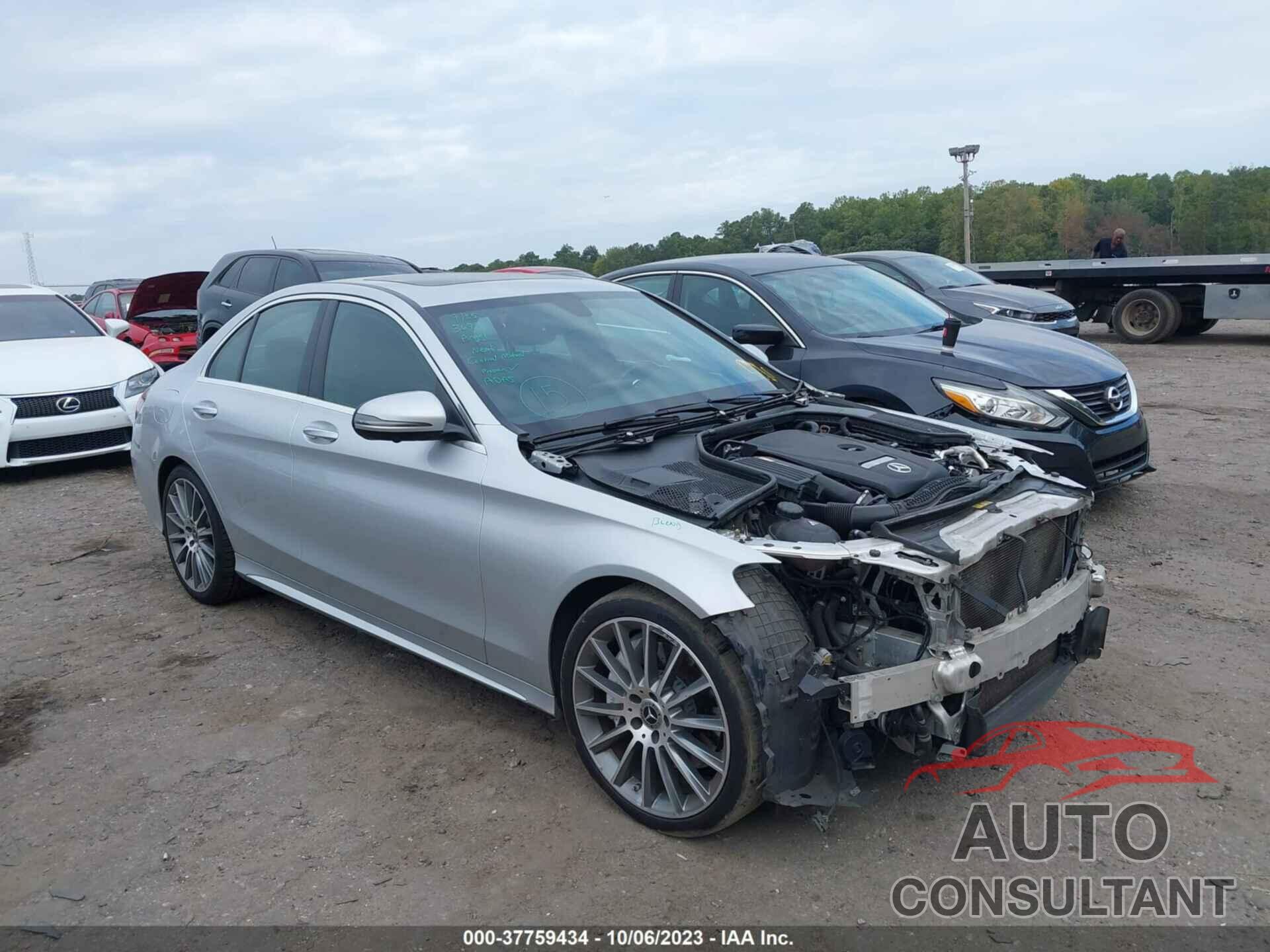 MERCEDES-BENZ C 300 2018 - 55SWF4JB0JU253174