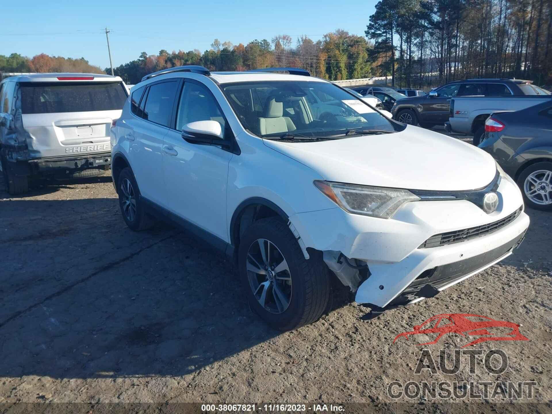 TOYOTA RAV4 2017 - JTMWFREV3HJ714289
