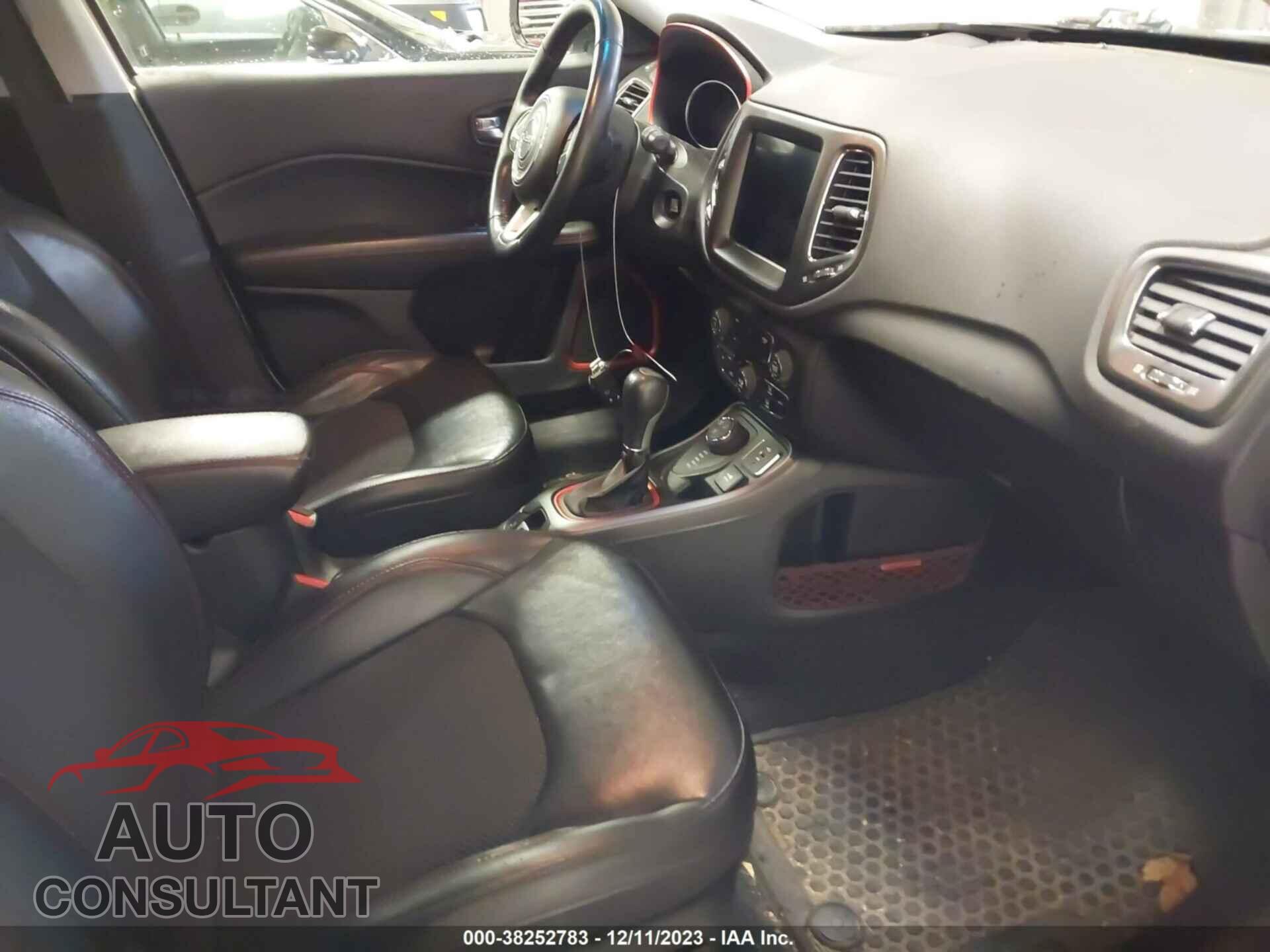 JEEP COMPASS 2018 - 3C4NJDDB8JT210372