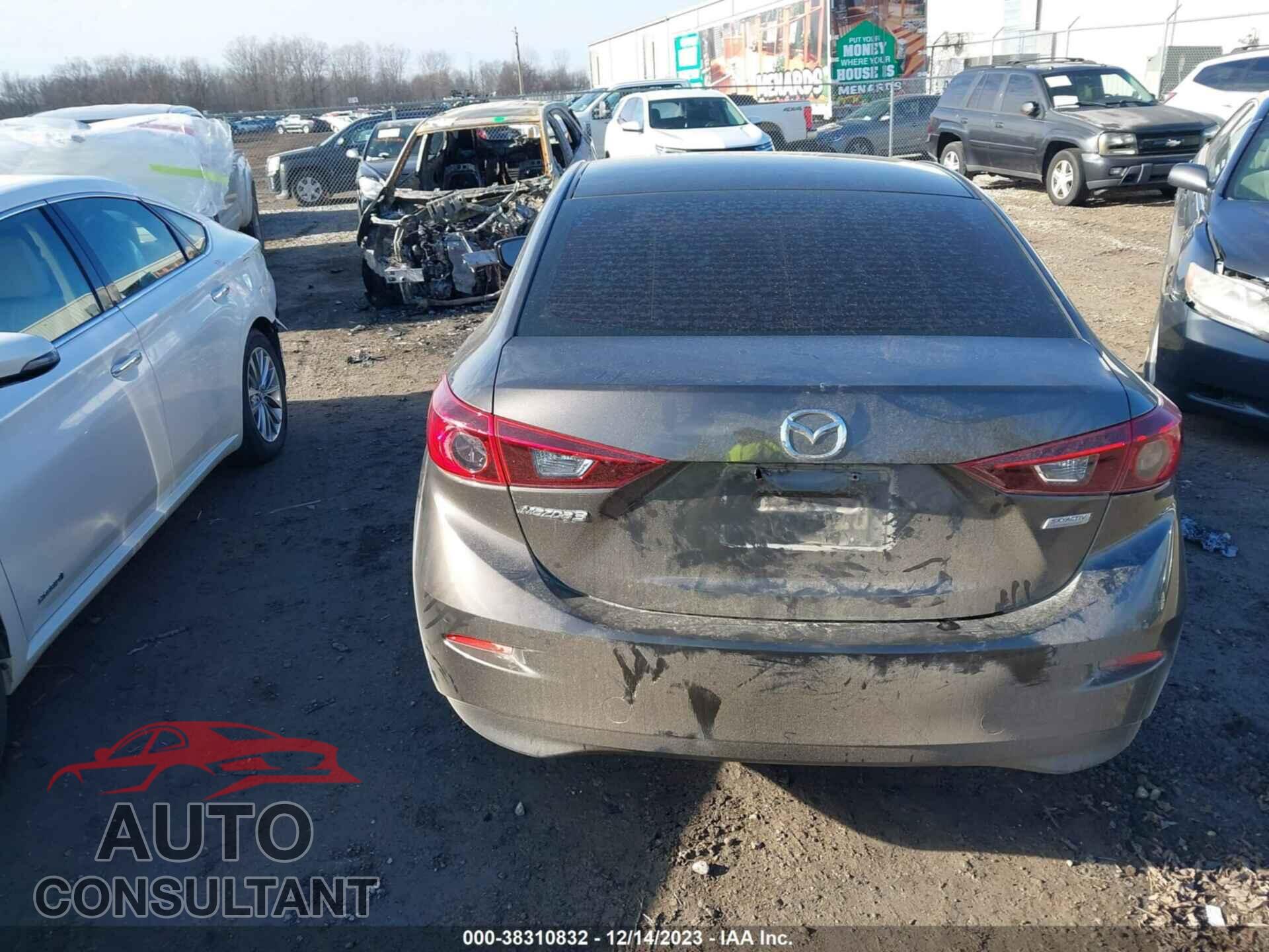 MAZDA 3 2018 - 3MZBN1U73JM182862