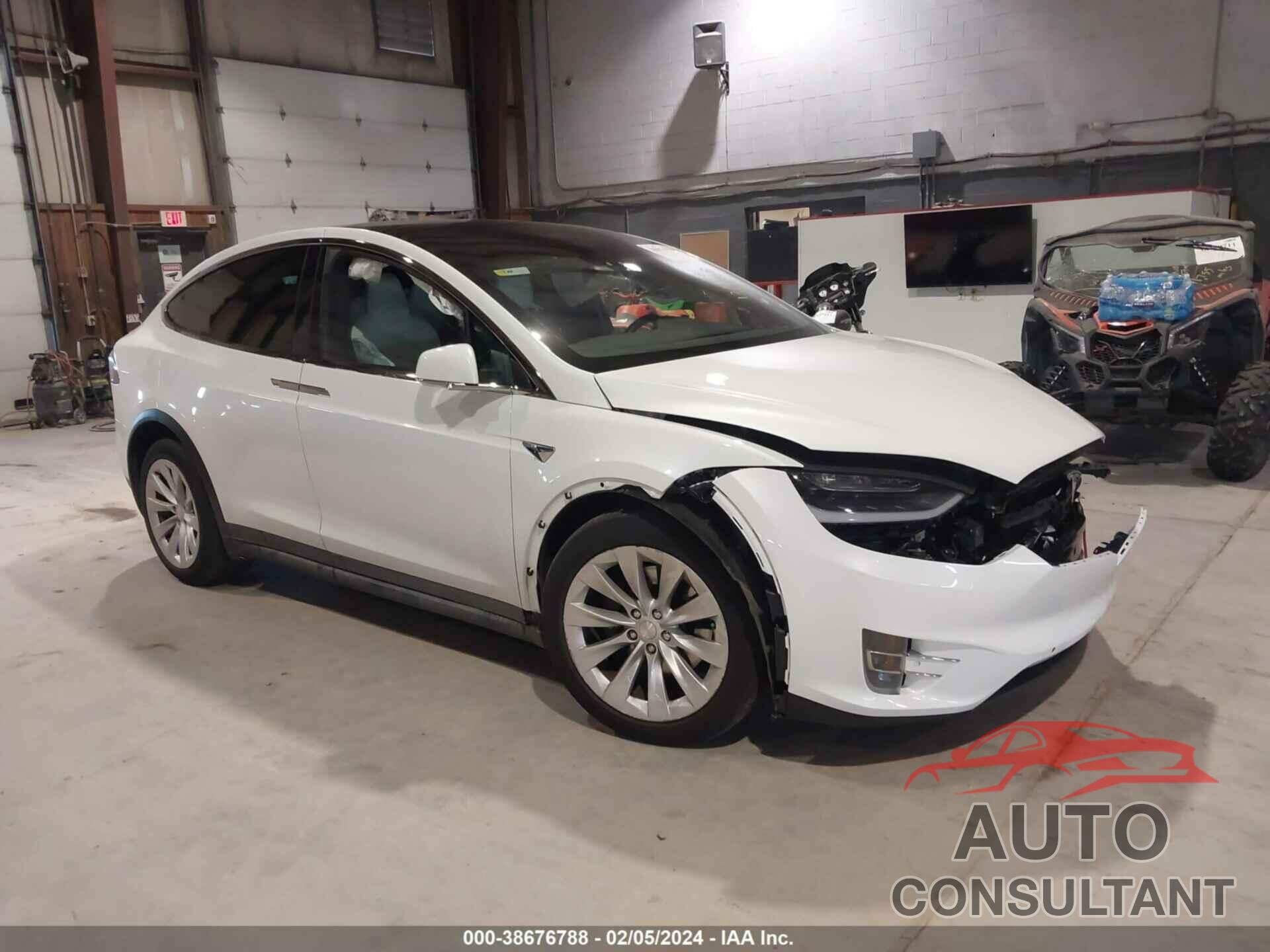 TESLA MODEL X 2017 - 5YJXCAE21HF070206