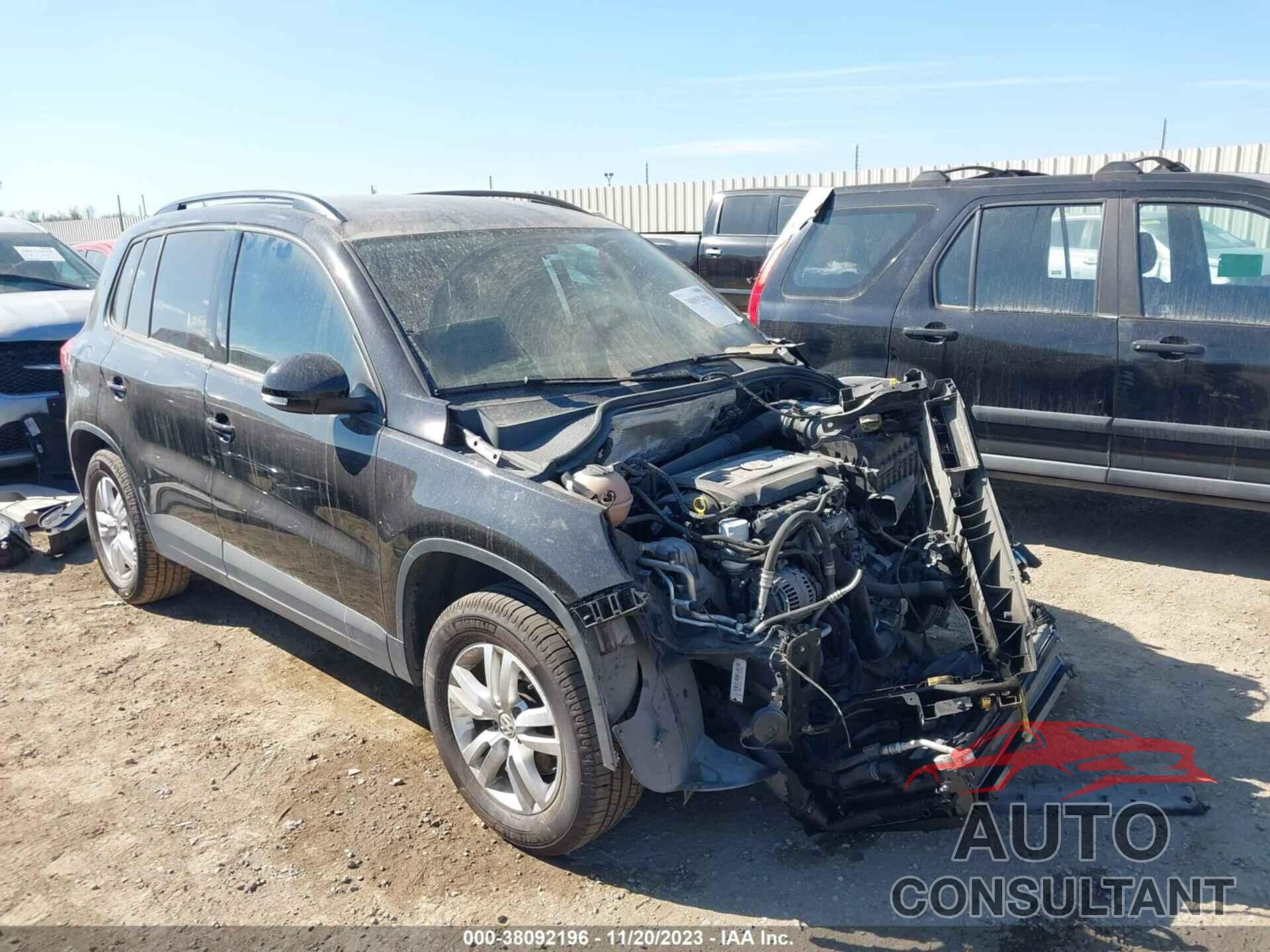 VOLKSWAGEN TIGUAN 2017 - WVGAV7AX5HK022064